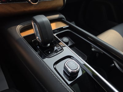 2024 Volvo XC90 Plus Bright Theme
