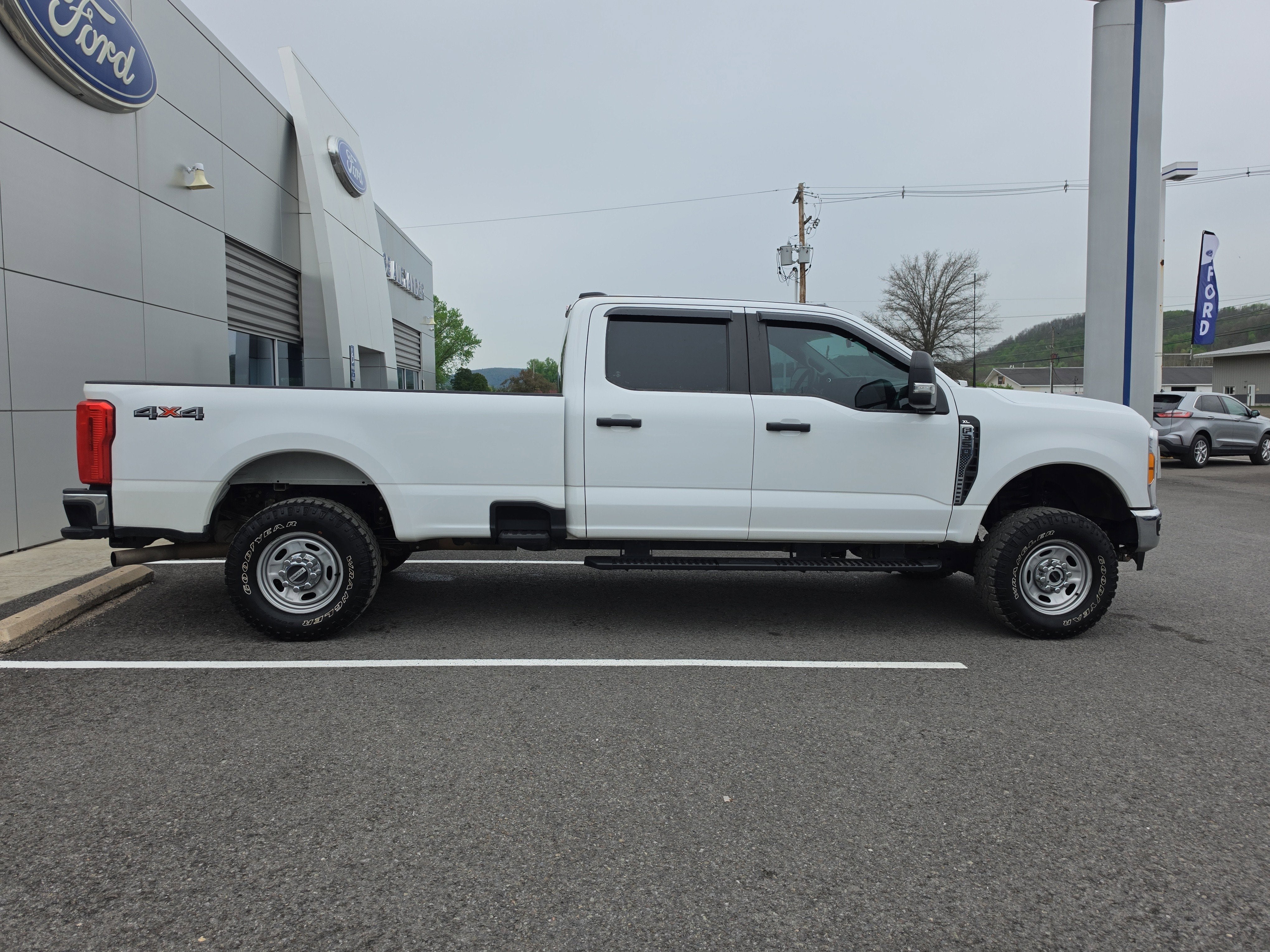 2023 Ford Super Duty F-350 SRW XL