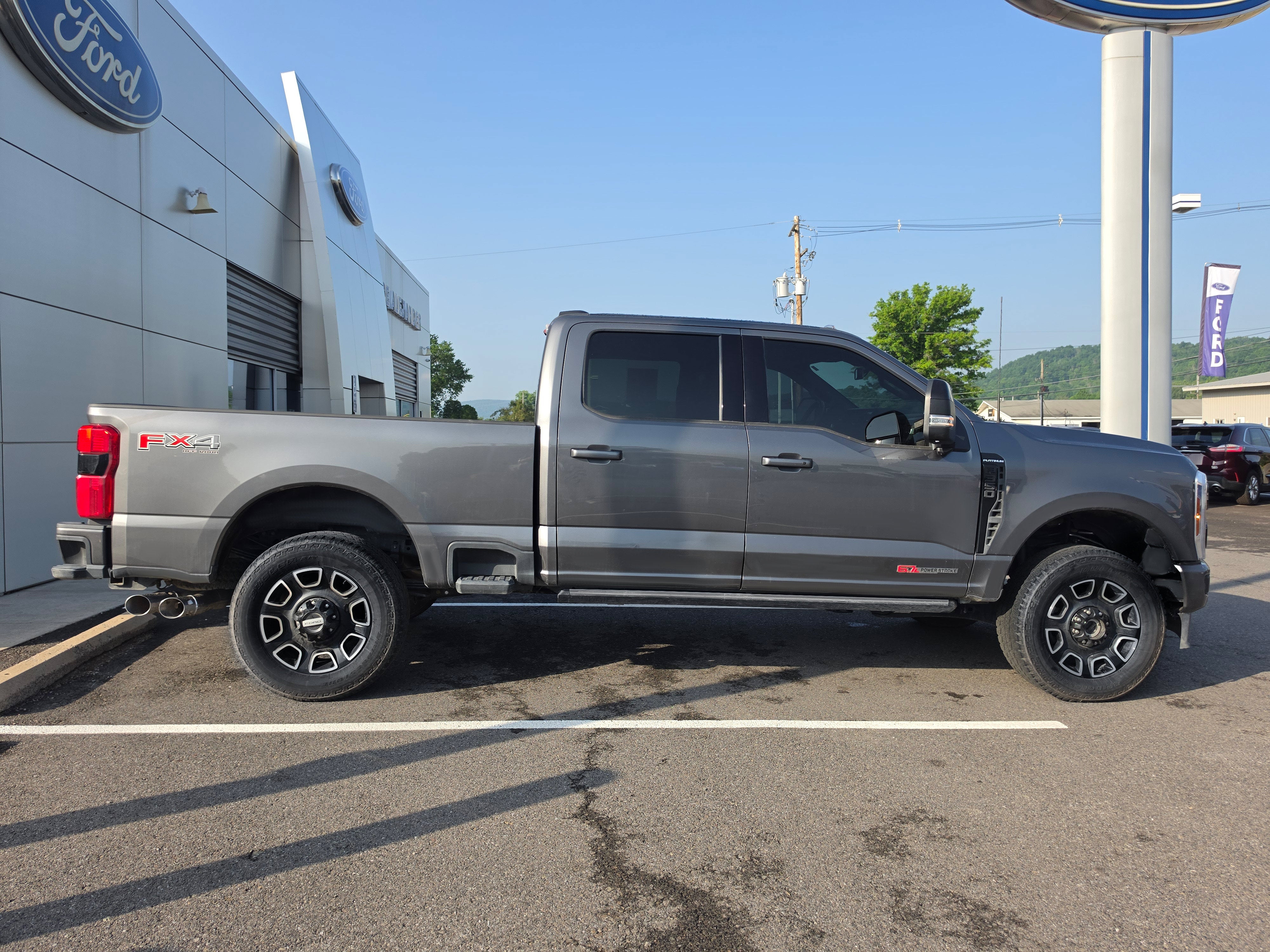 2026 Ford Super Duty F-350 SRW Platinum