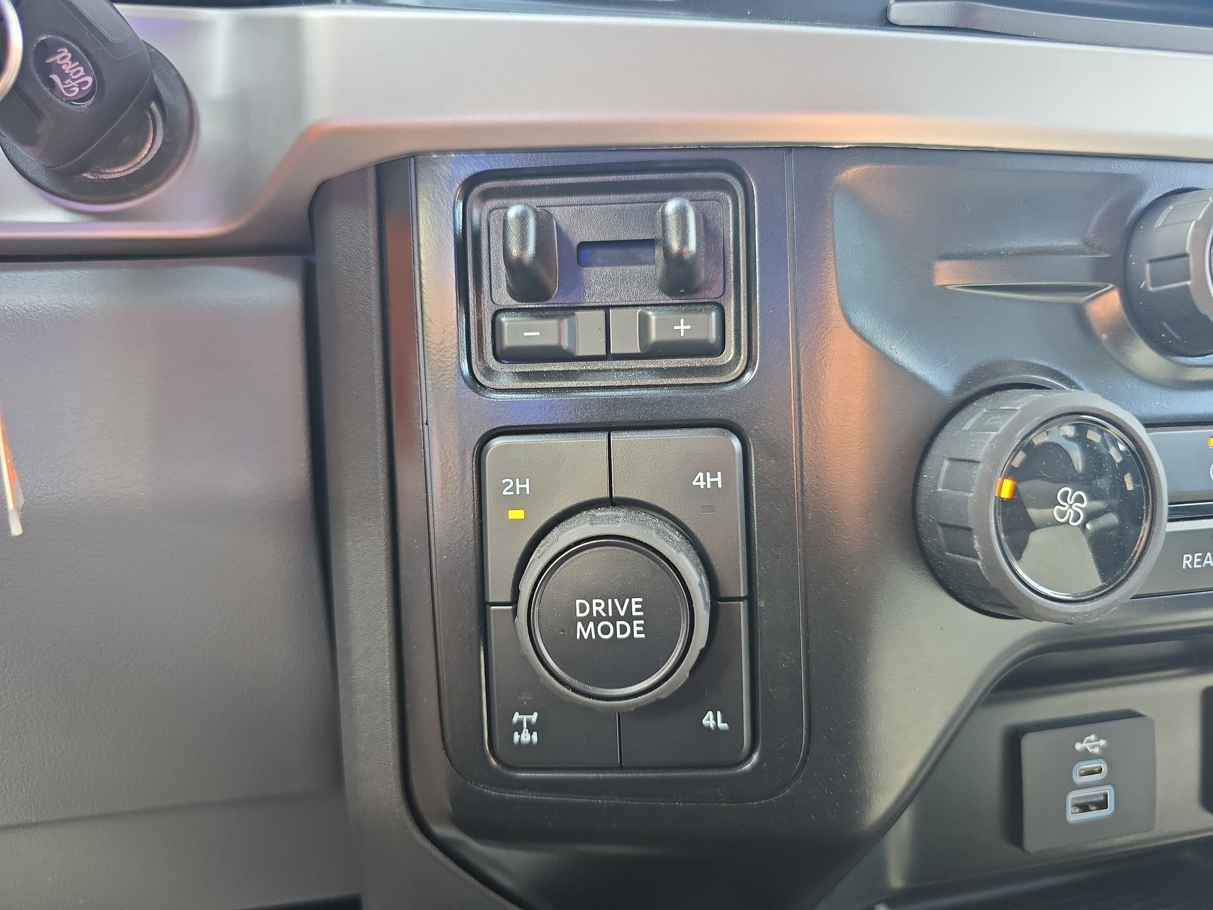 2024 Ford Super Duty F-350 SRW XL