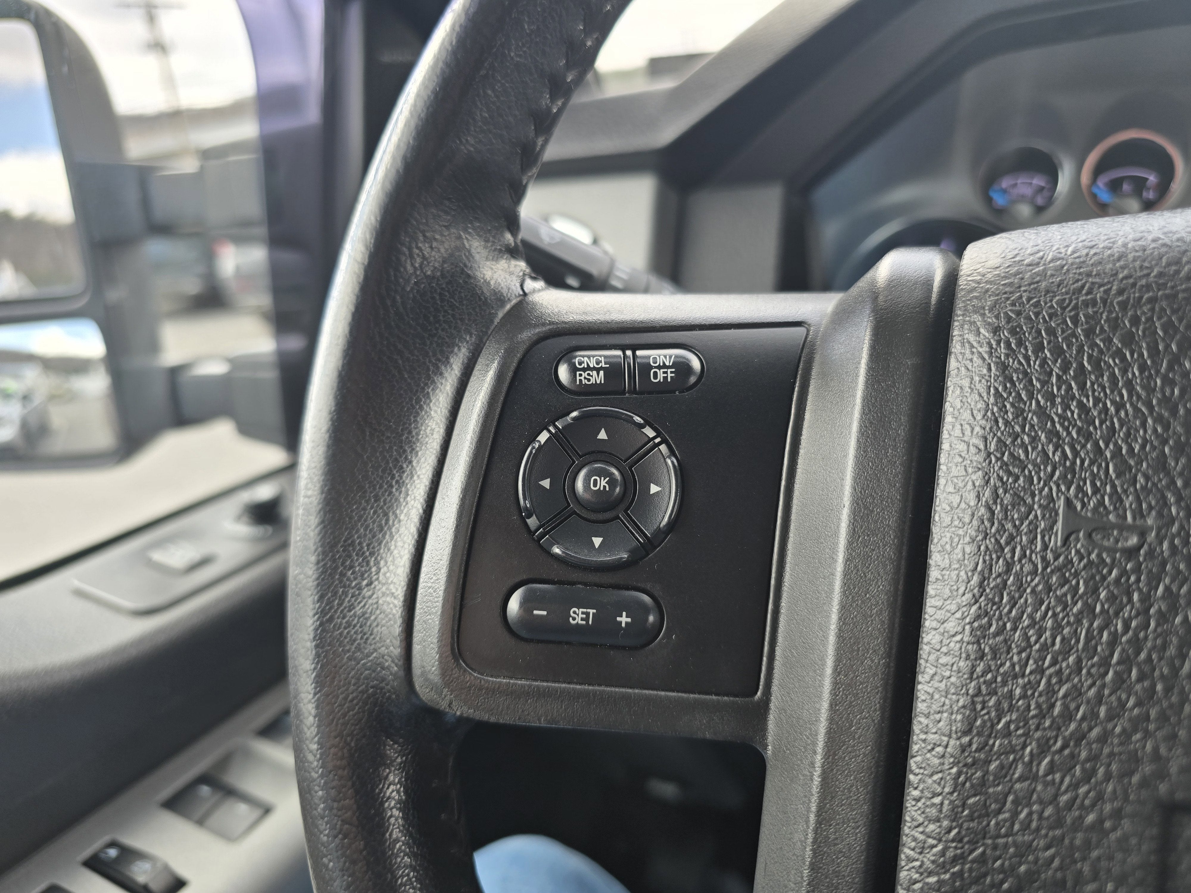 2016 Ford Super Duty F-350 SRW Lariat