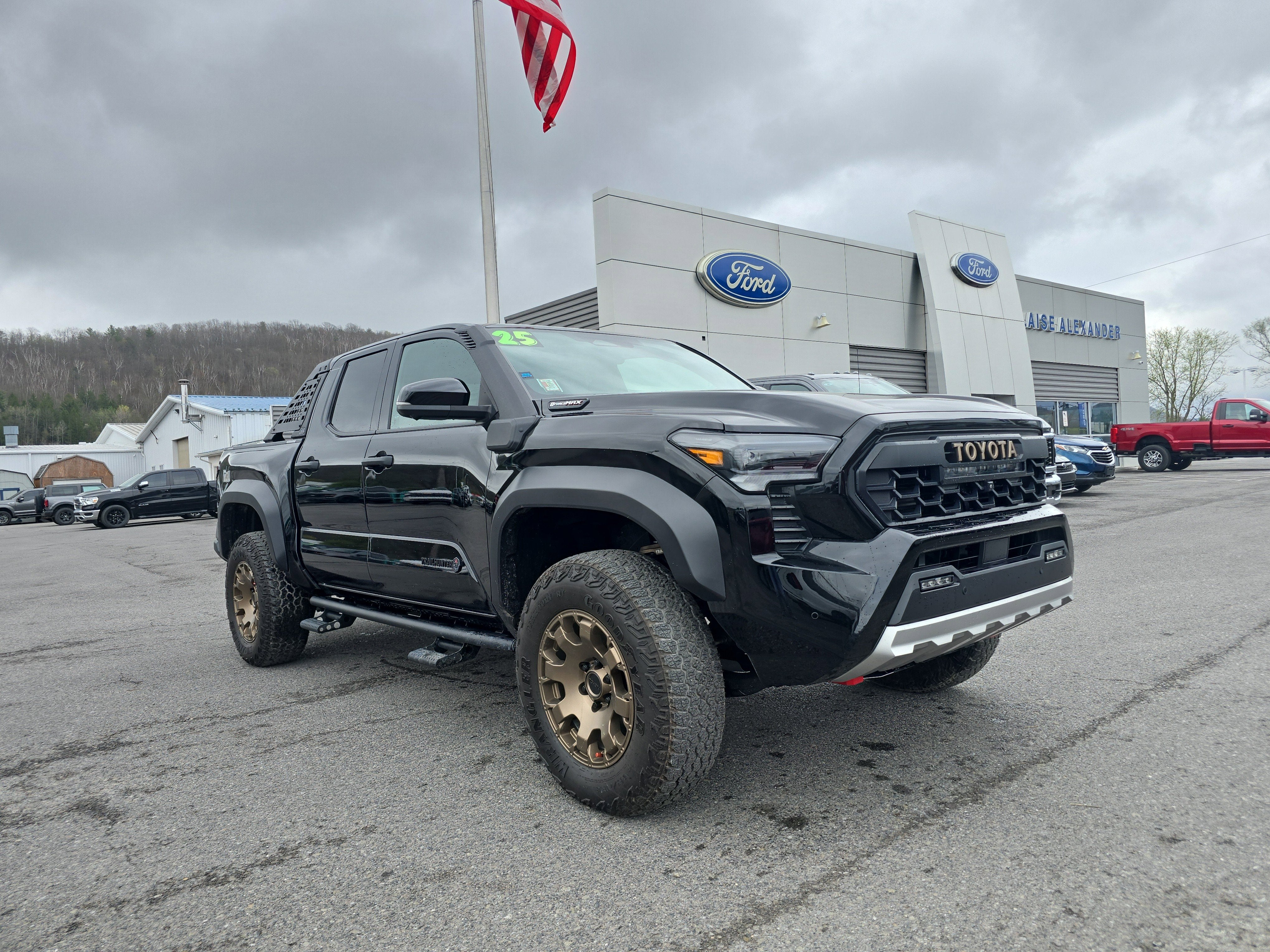 2025 Toyota Tacoma 4WD Trailhunter Hybrid