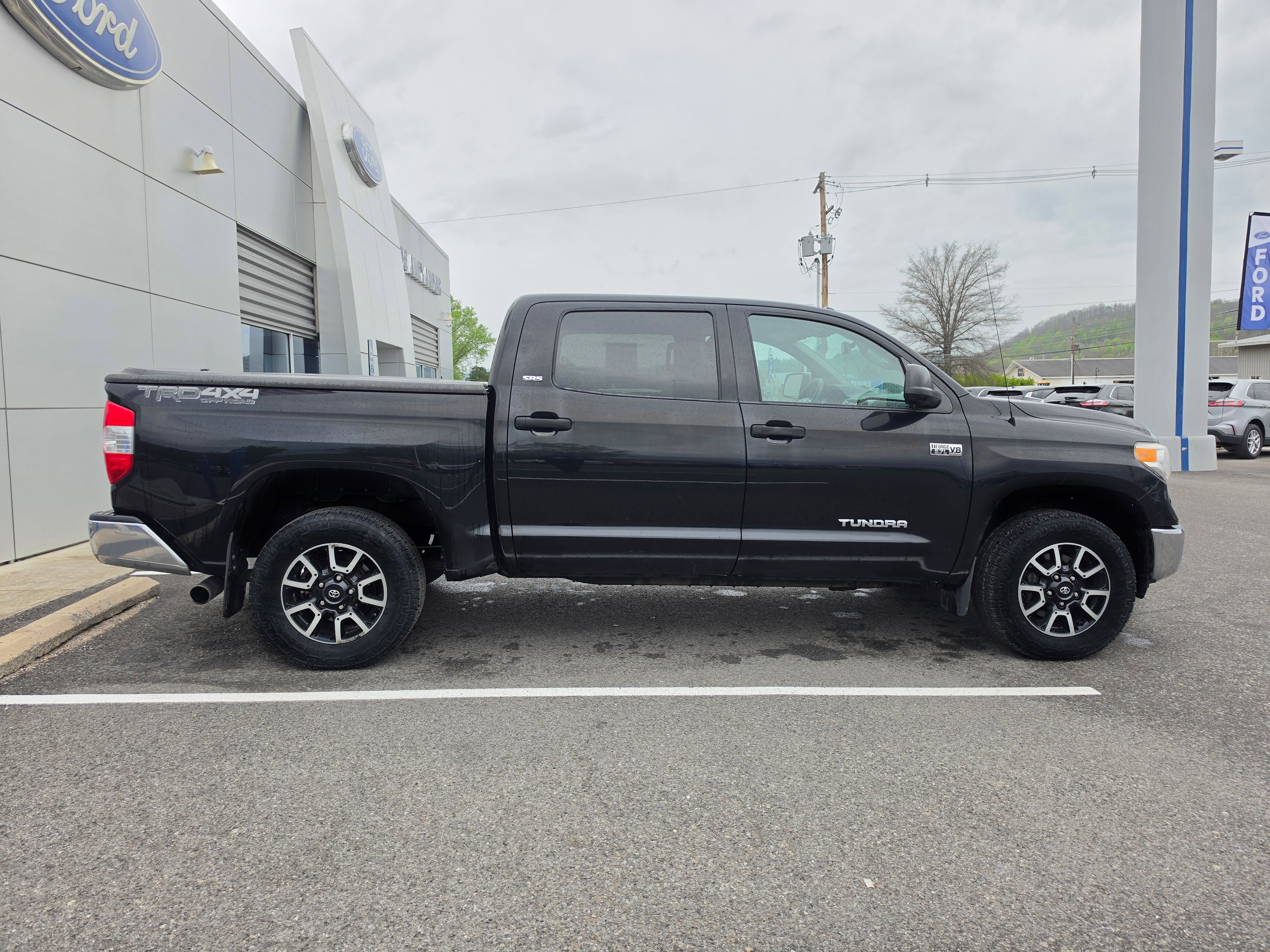 2016 Toyota Tundra 4WD Truck SR5