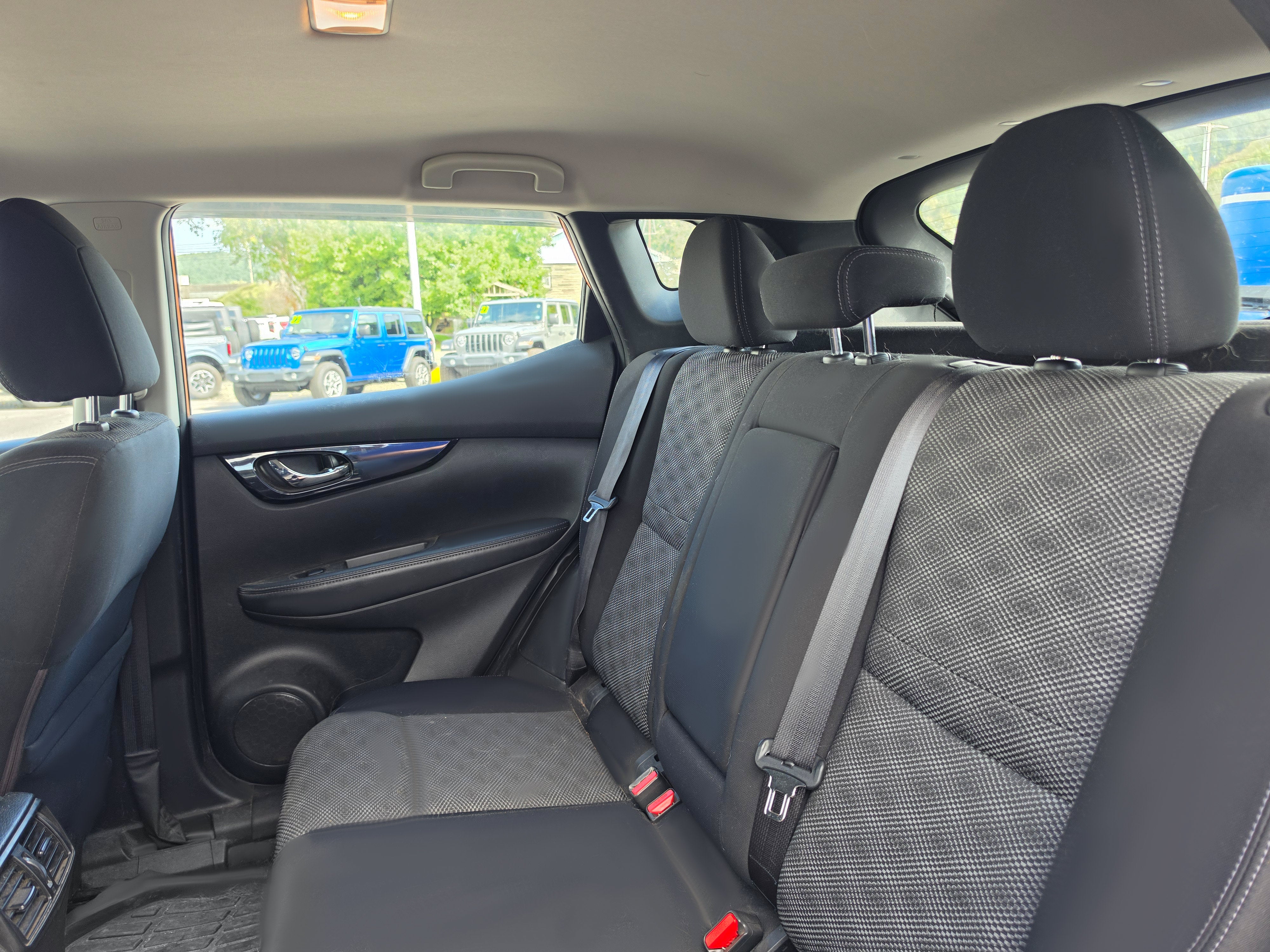 2017 Nissan Rogue Sport SV