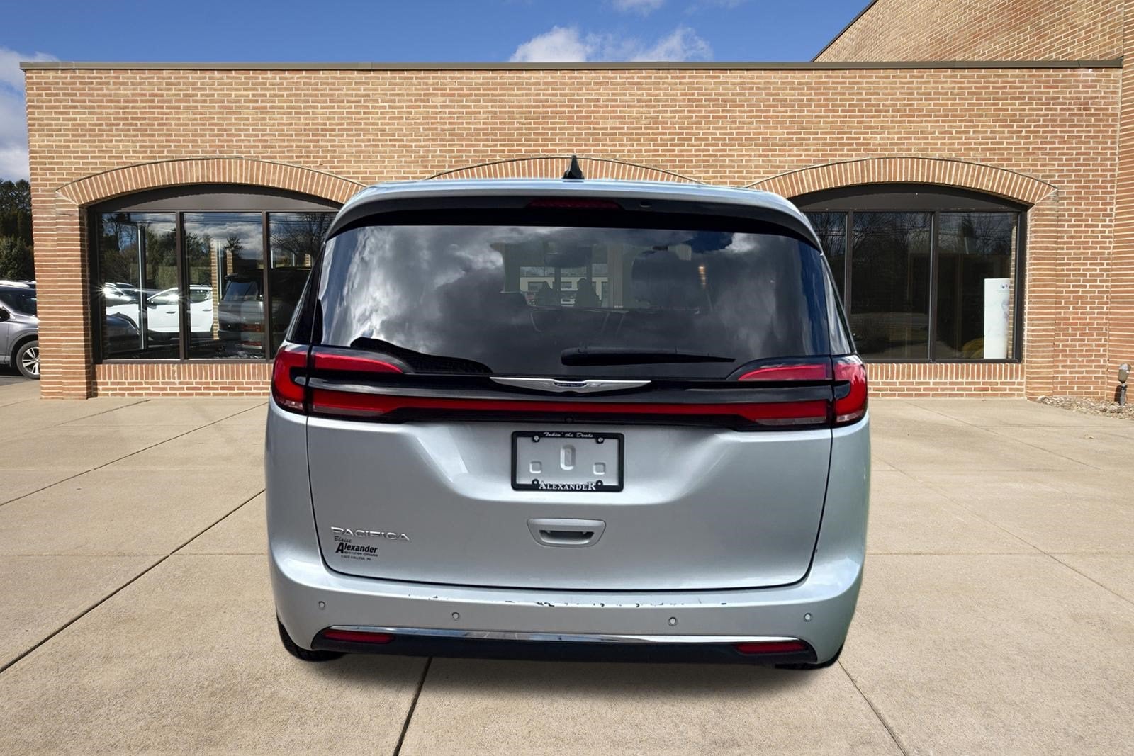 2023 Chrysler Pacifica Touring L