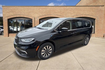 2023 Chrysler Pacifica Hybrid Touring L