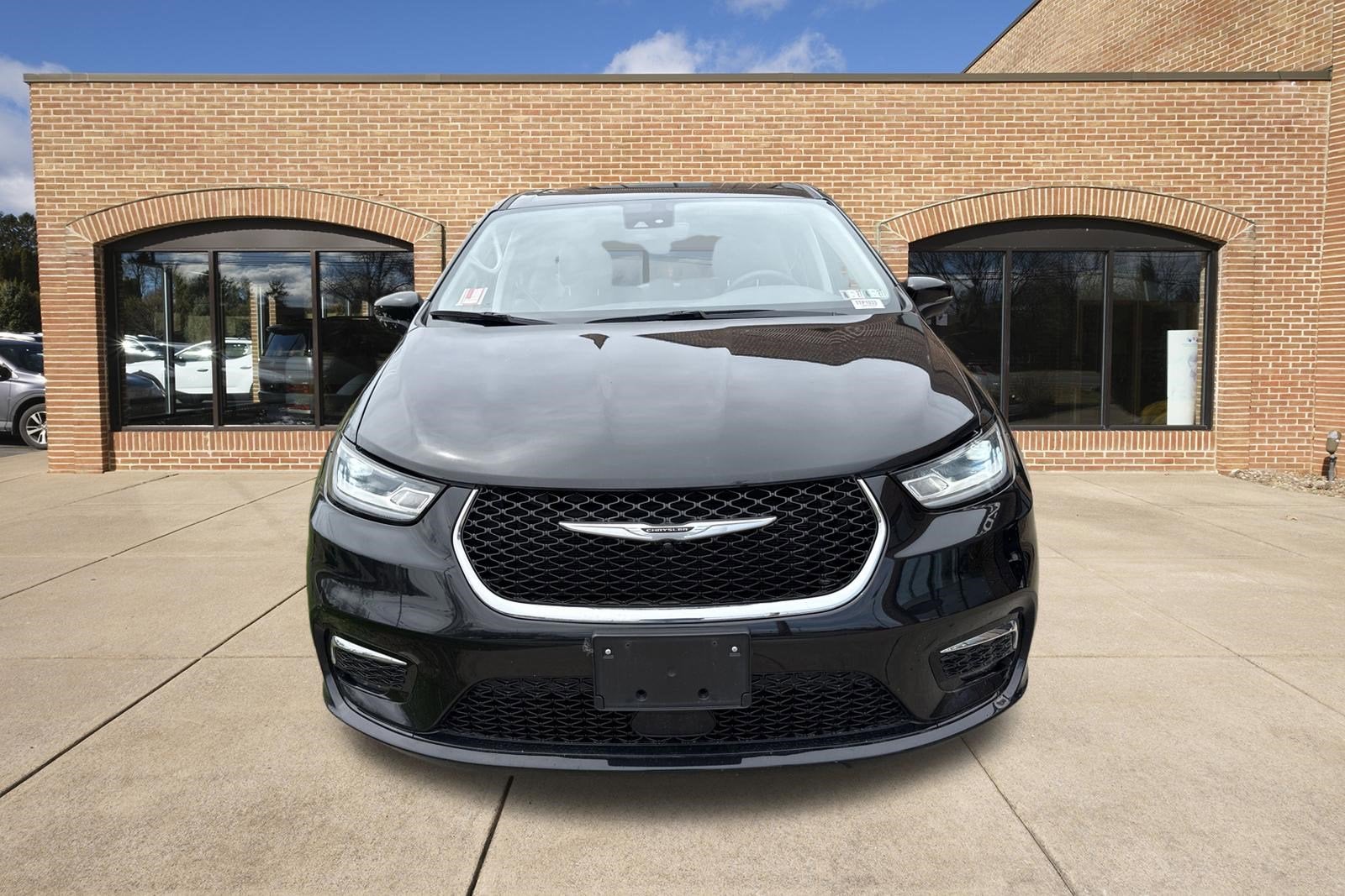 2023 Chrysler Pacifica Hybrid Touring L