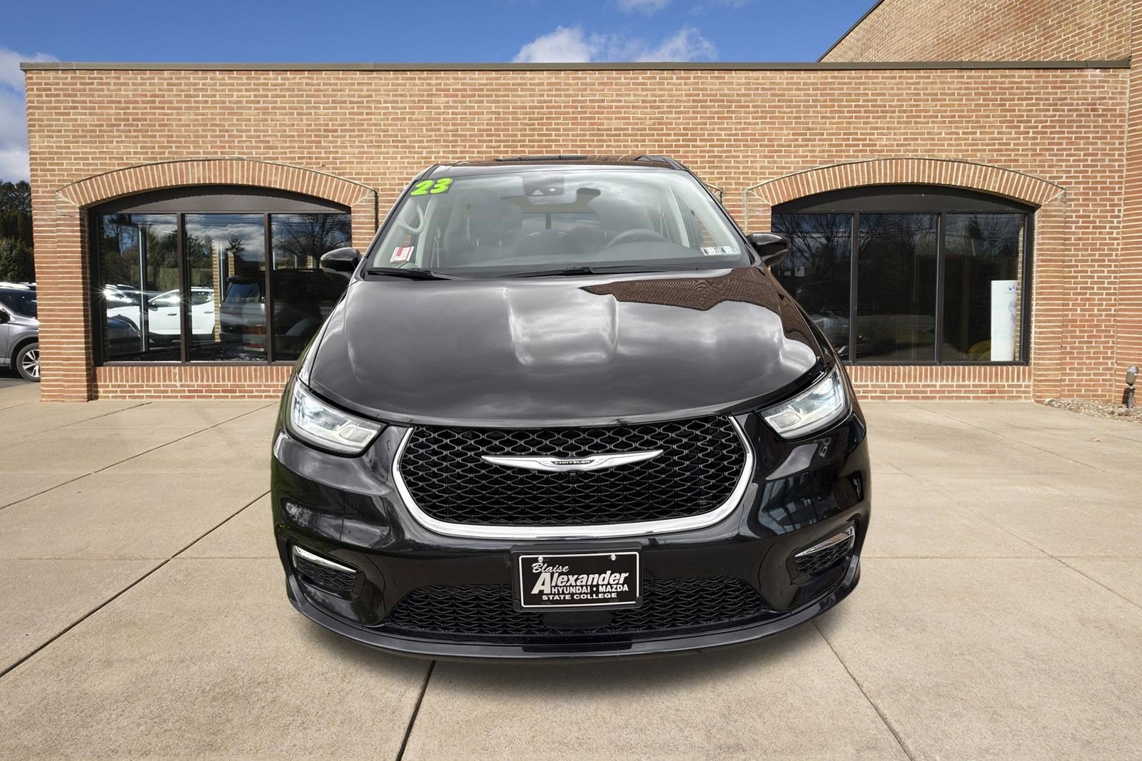 2023 Chrysler Pacifica Hybrid Touring L