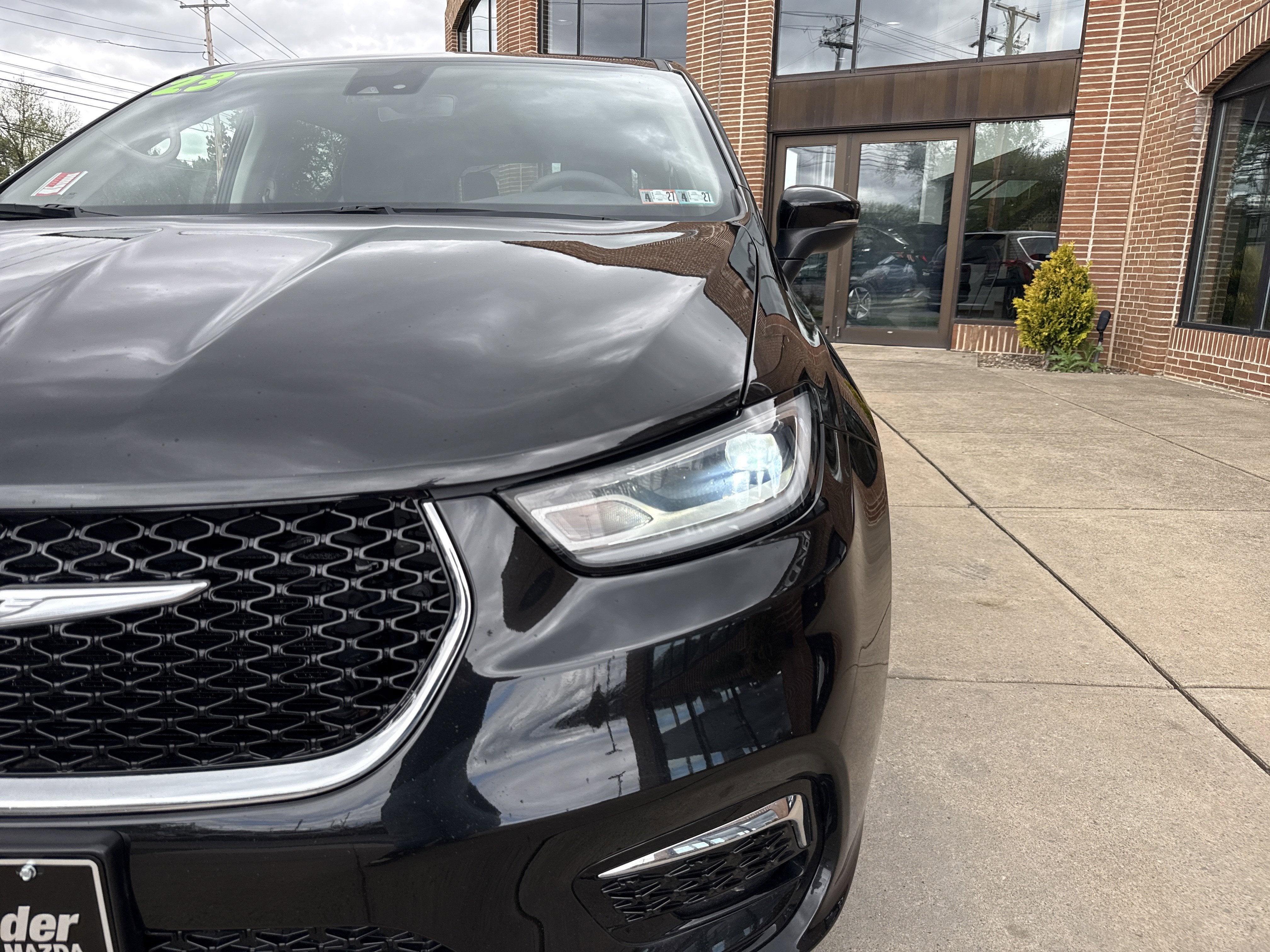 2023 Chrysler Pacifica Hybrid Touring L