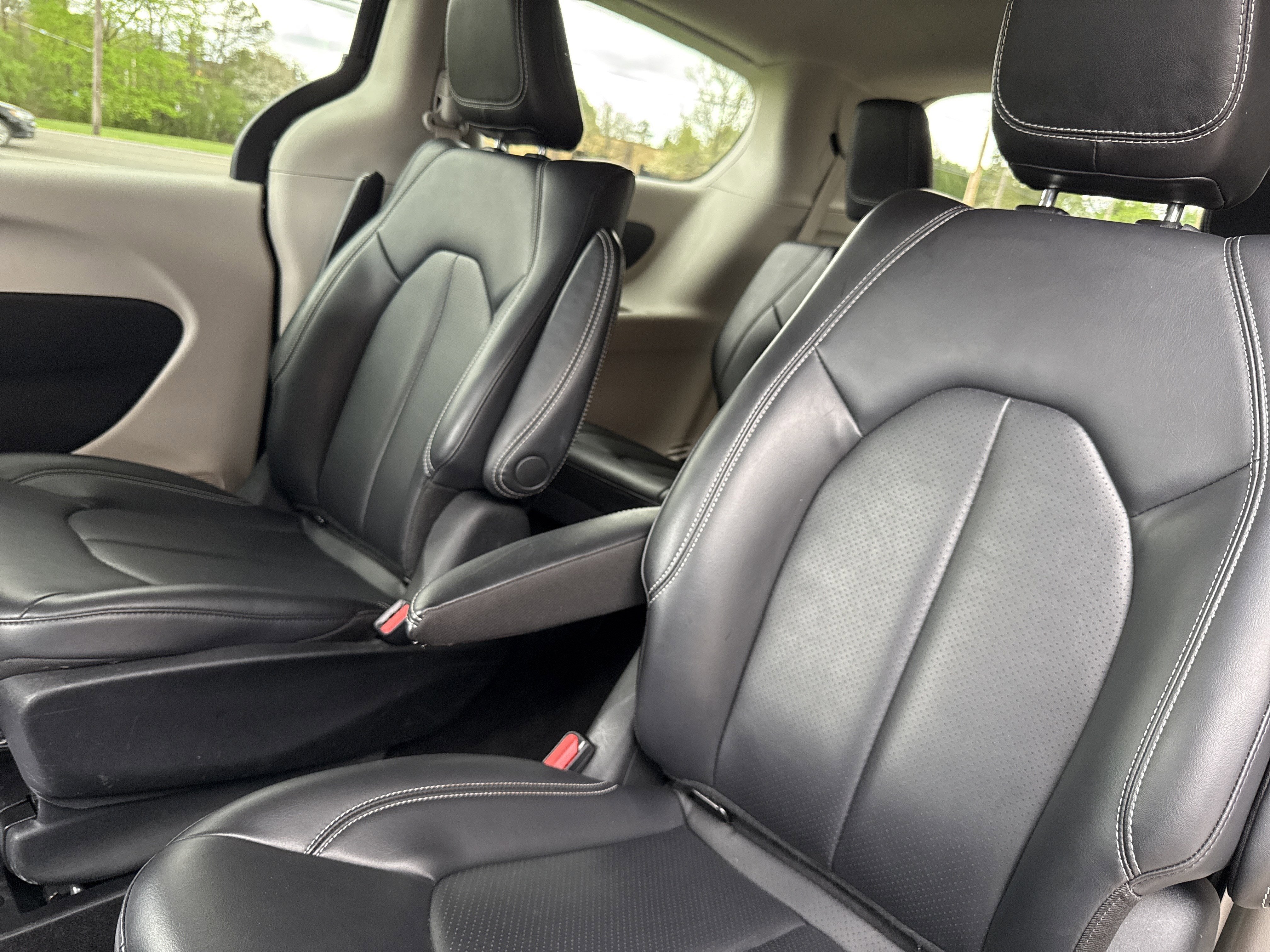 2023 Chrysler Pacifica Hybrid Touring L
