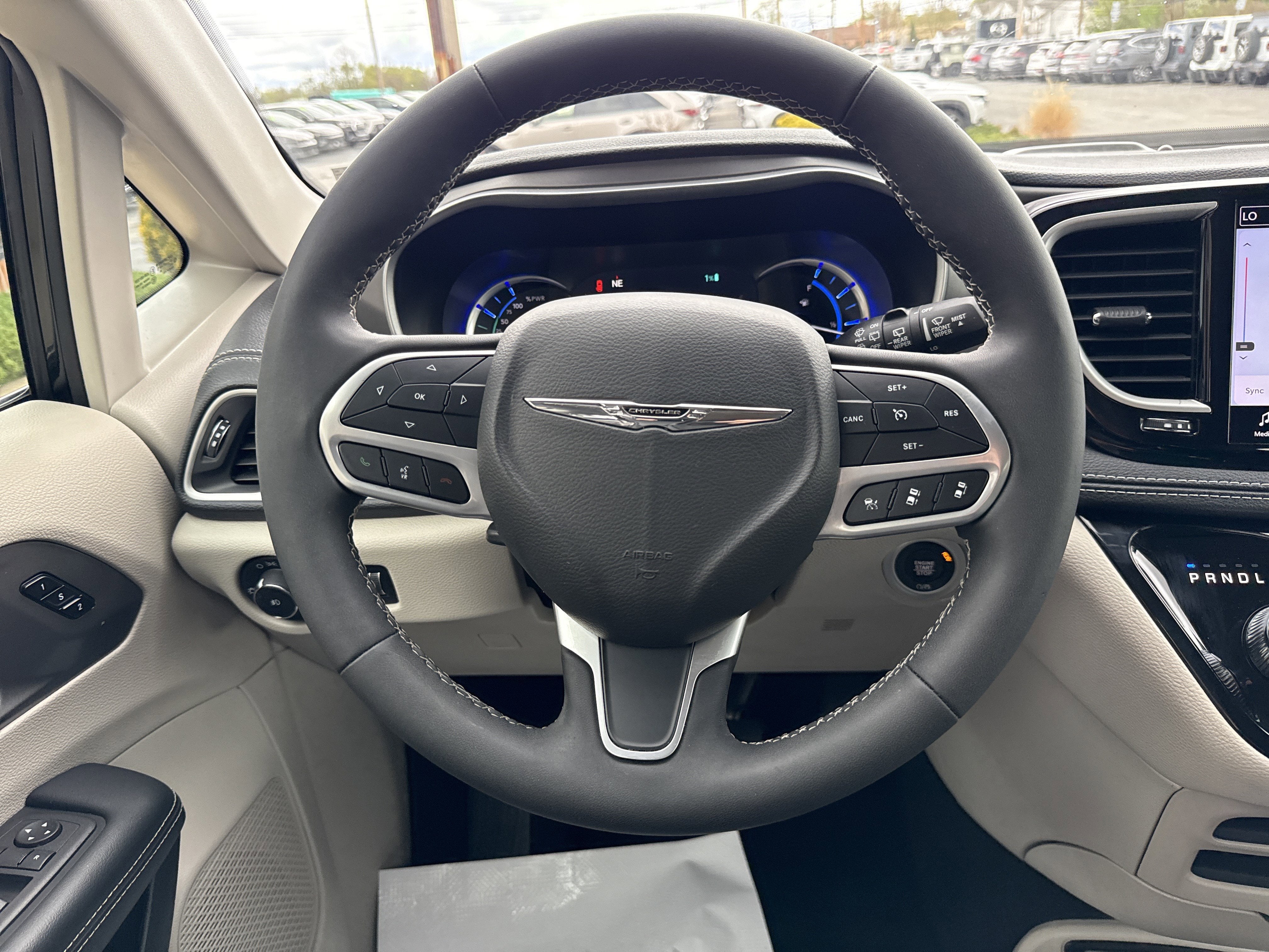 2023 Chrysler Pacifica Hybrid Touring L