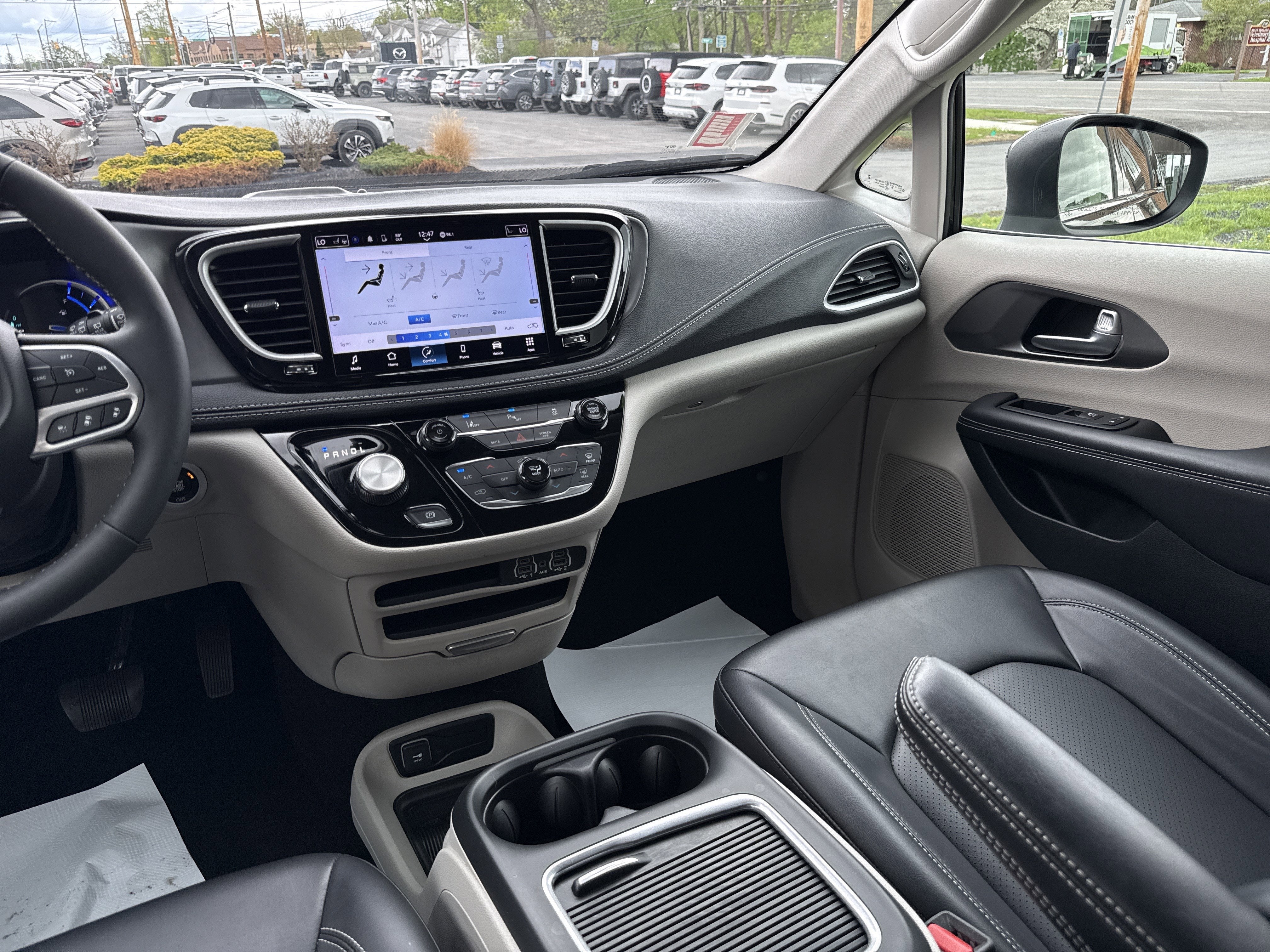 2023 Chrysler Pacifica Hybrid Touring L