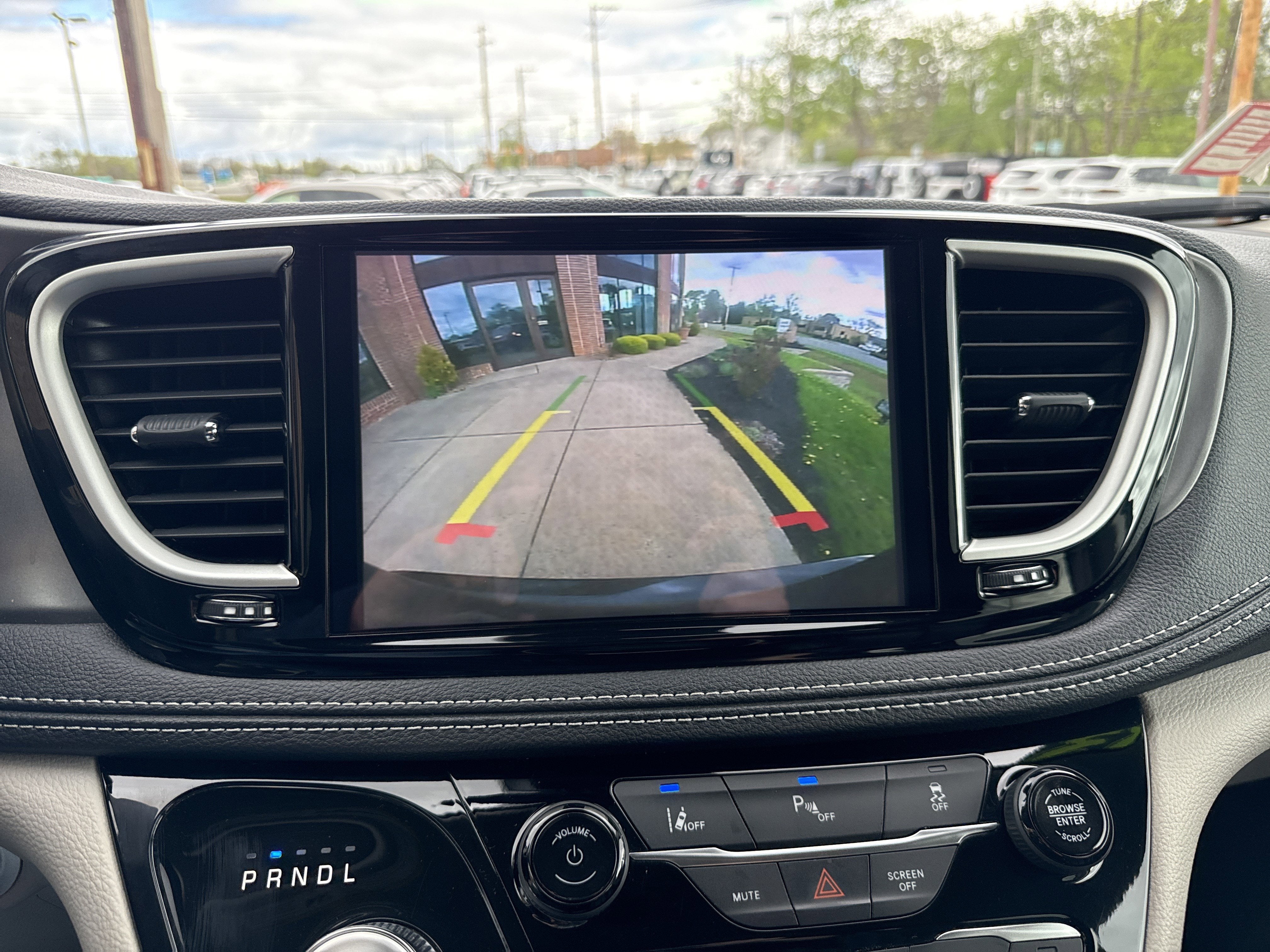 2023 Chrysler Pacifica Hybrid Touring L