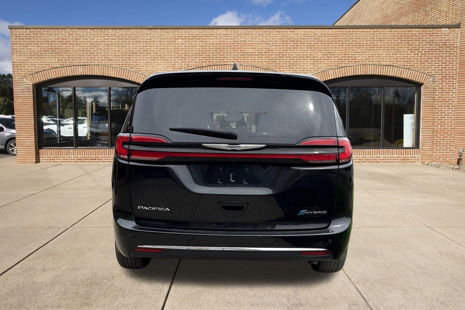 2023 Chrysler Pacifica Hybrid Touring L