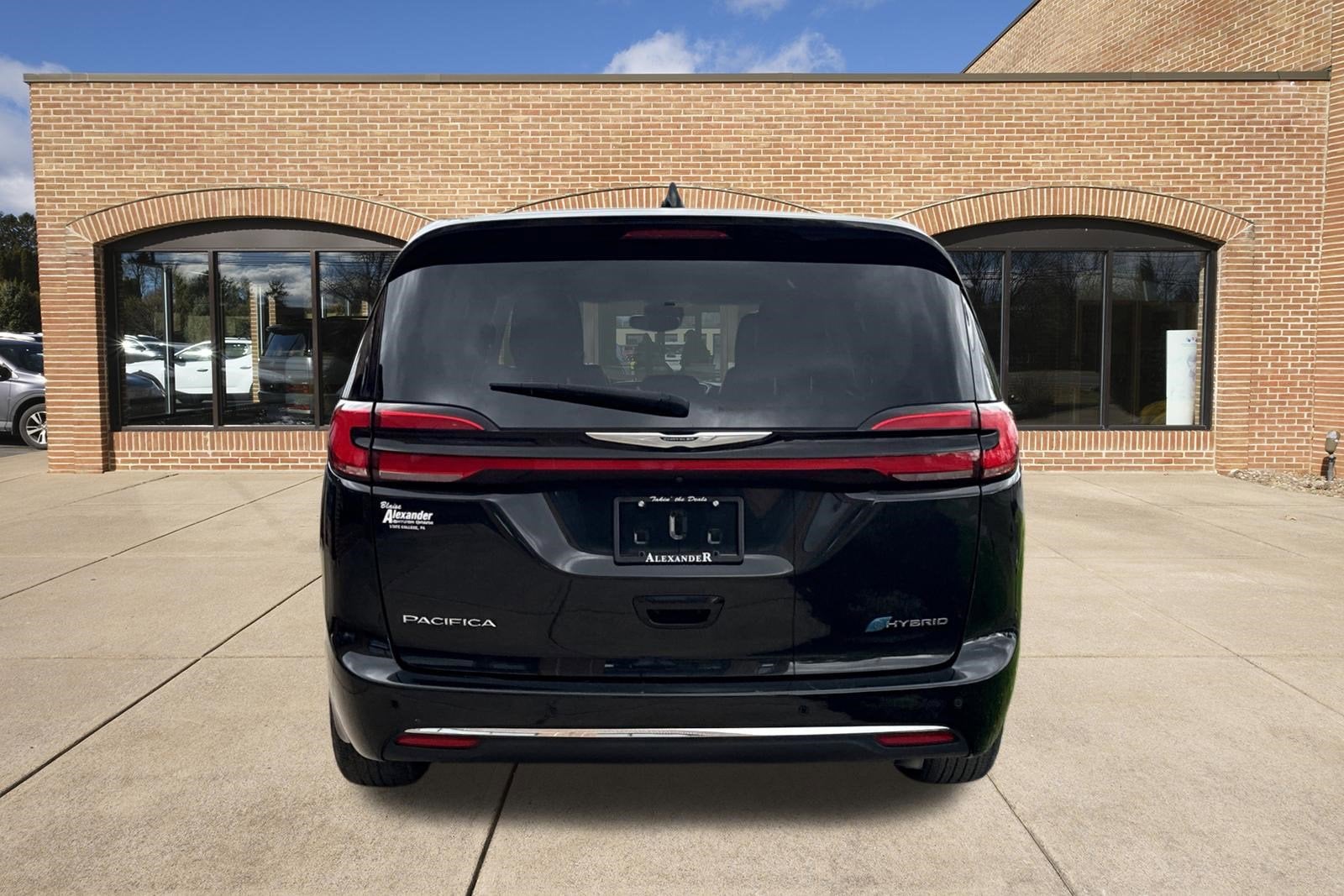 2023 Chrysler Pacifica Hybrid Touring L