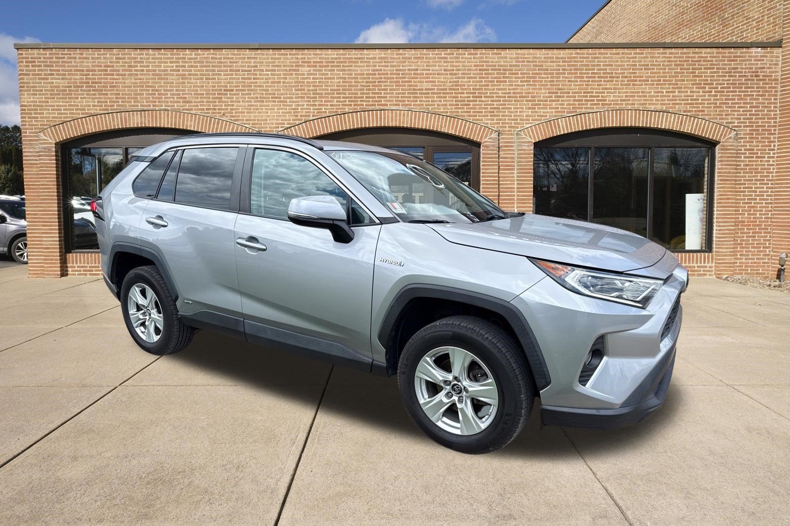 2019 Toyota RAV4 Hybrid XLE