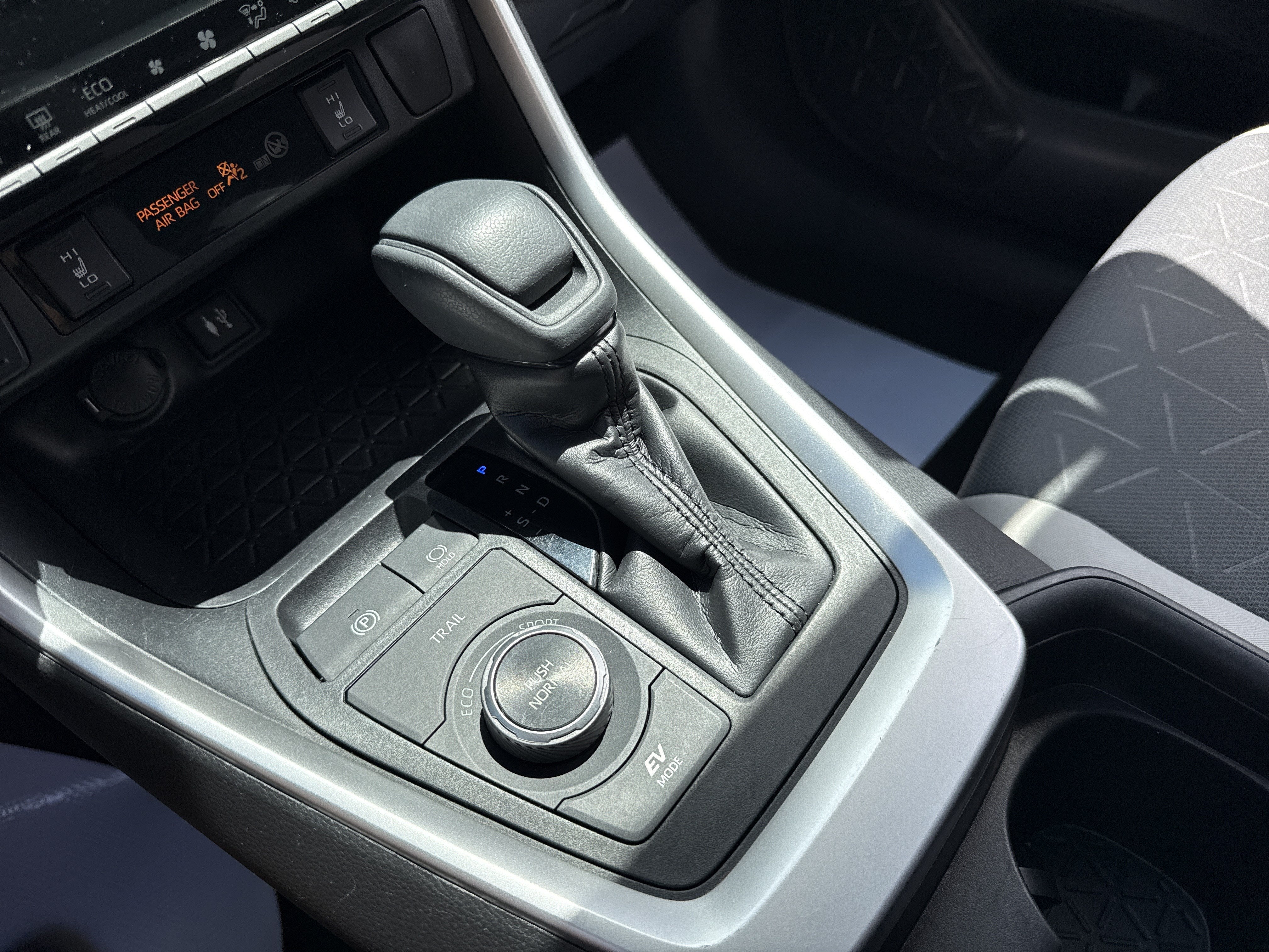 2019 Toyota RAV4 Hybrid XLE
