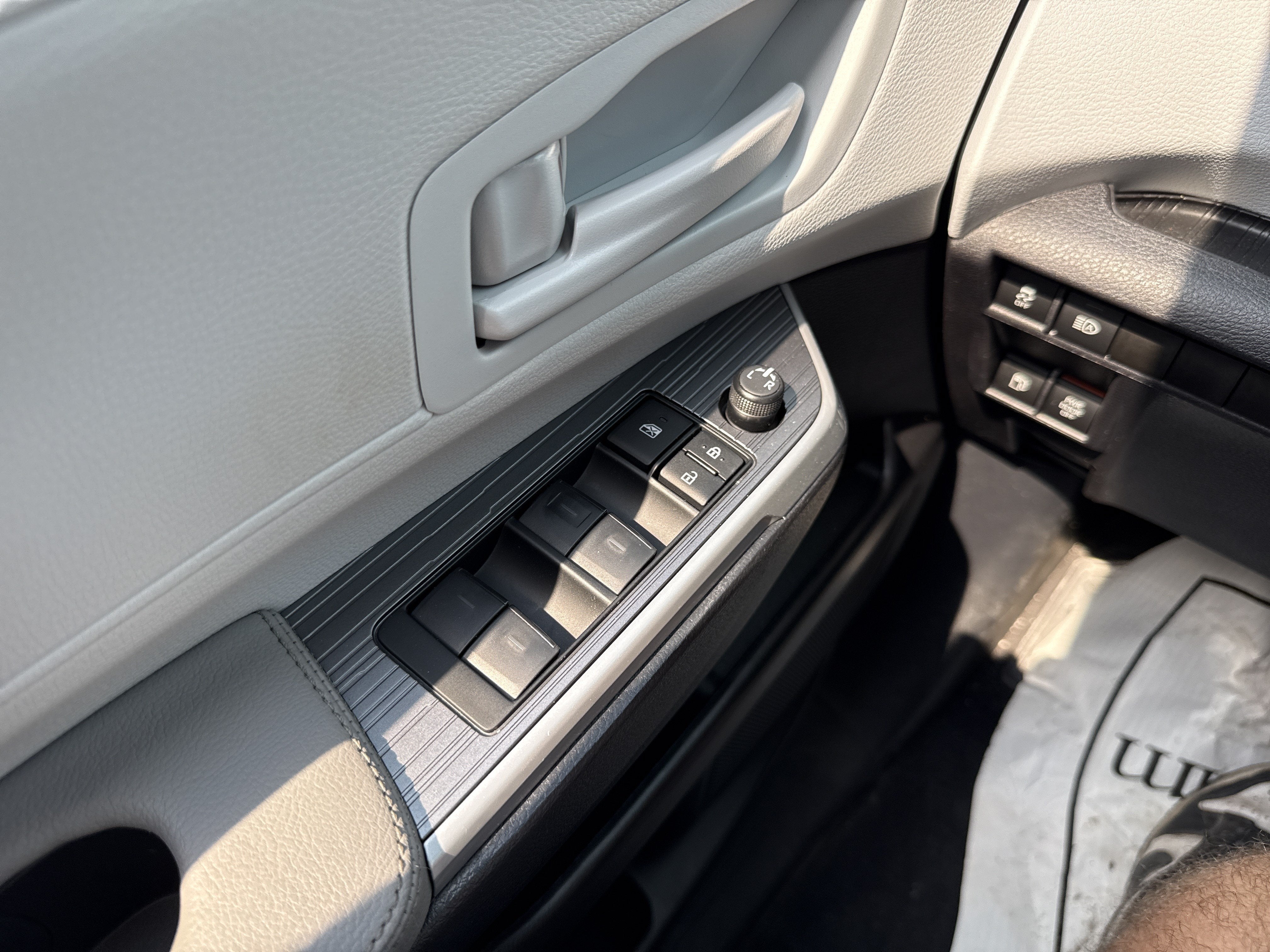2025 Toyota Sienna LE