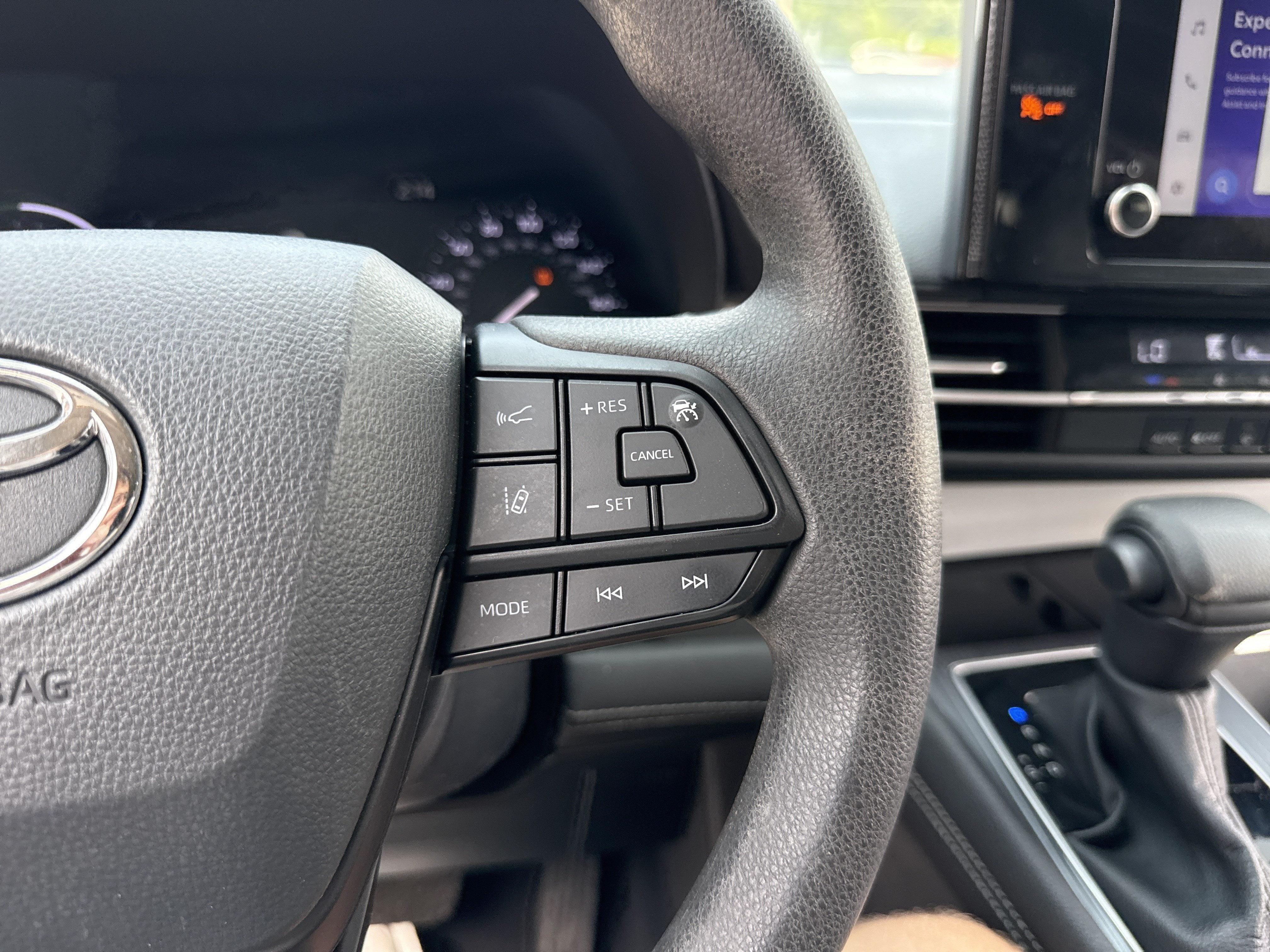 2025 Toyota Sienna LE