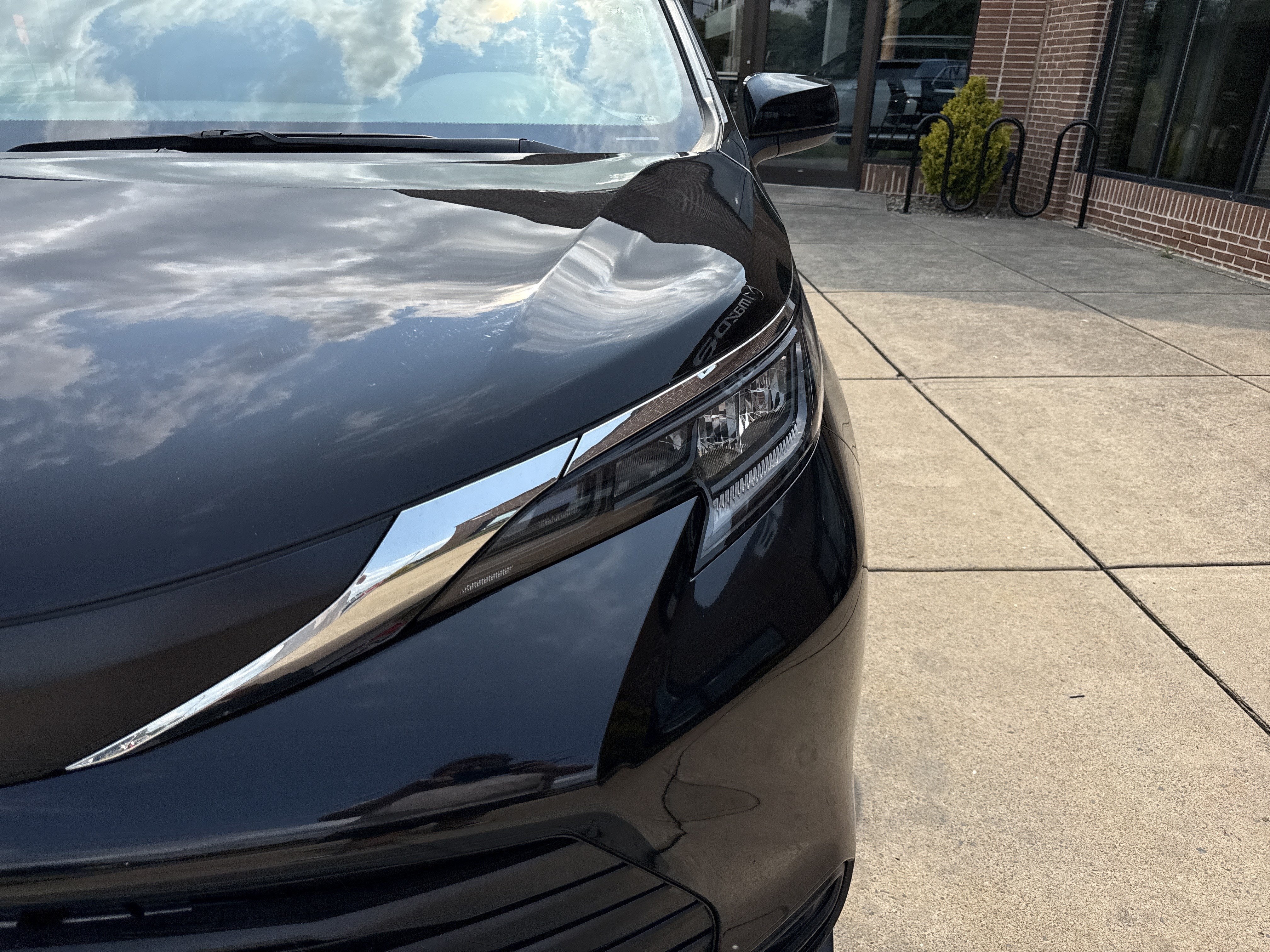 2025 Toyota Sienna LE