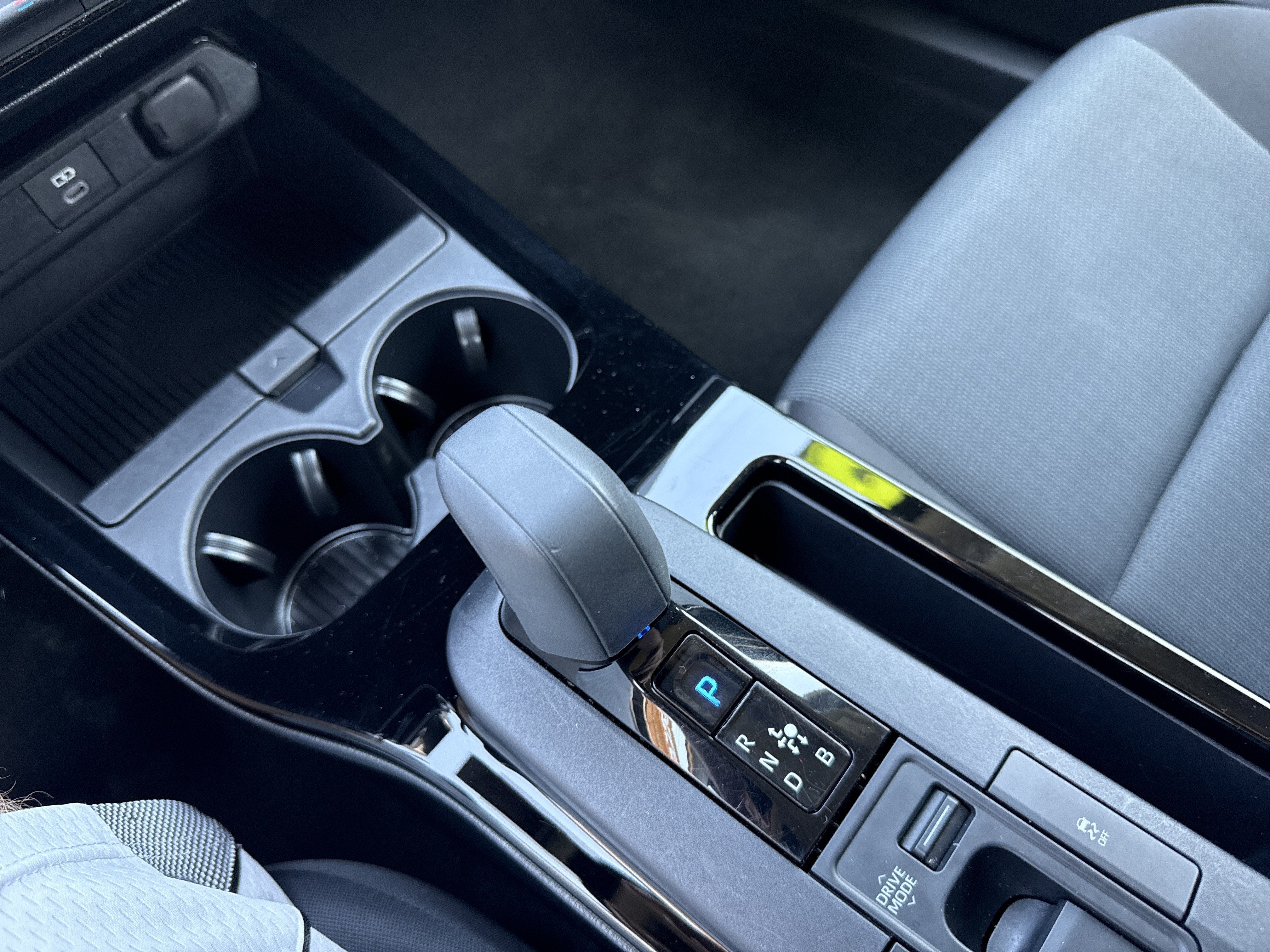 2025 Toyota Prius LE