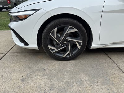 2025 Hyundai Elantra Hybrid SEL Sport
