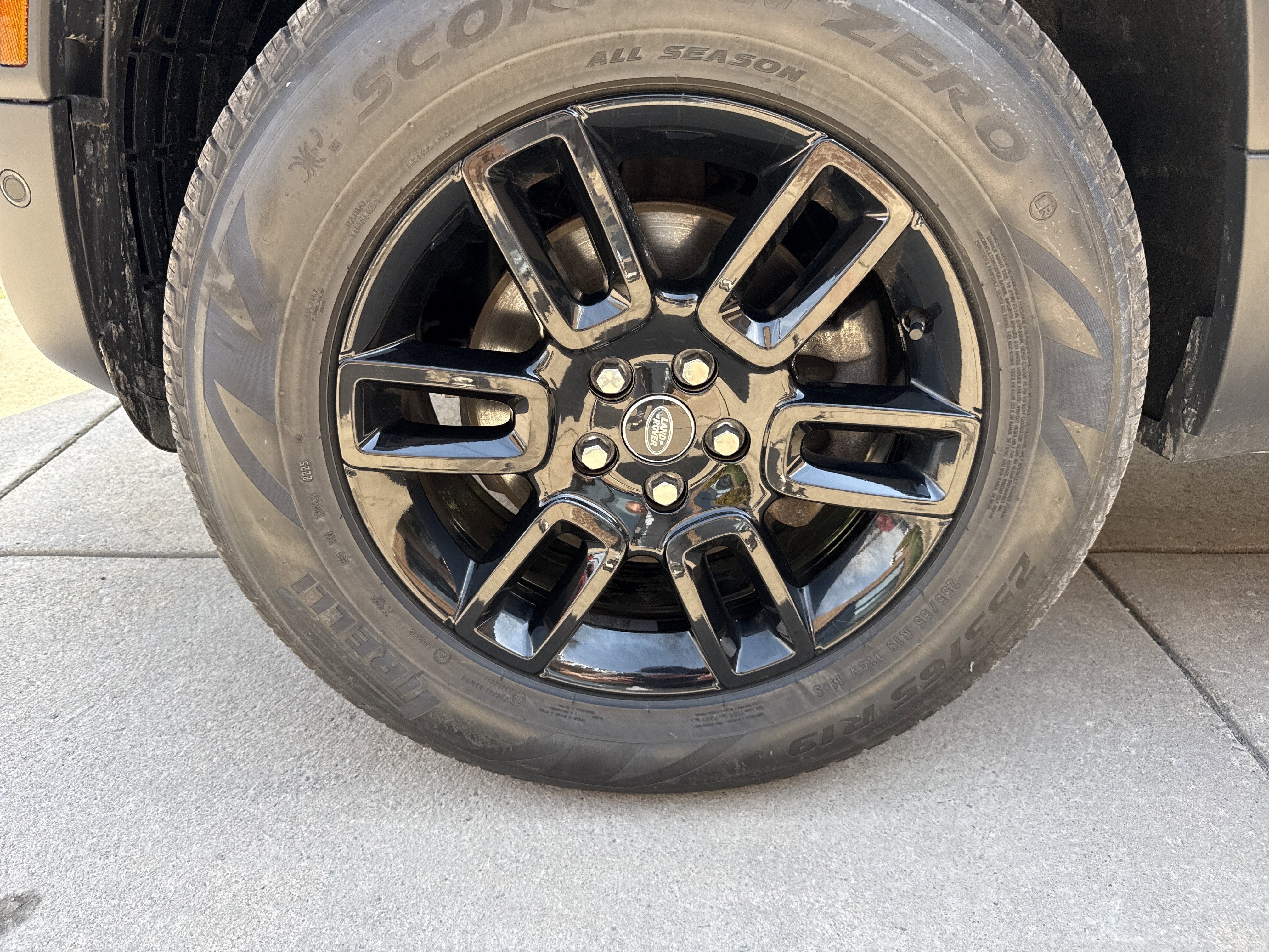 2025 Land Rover Defender S