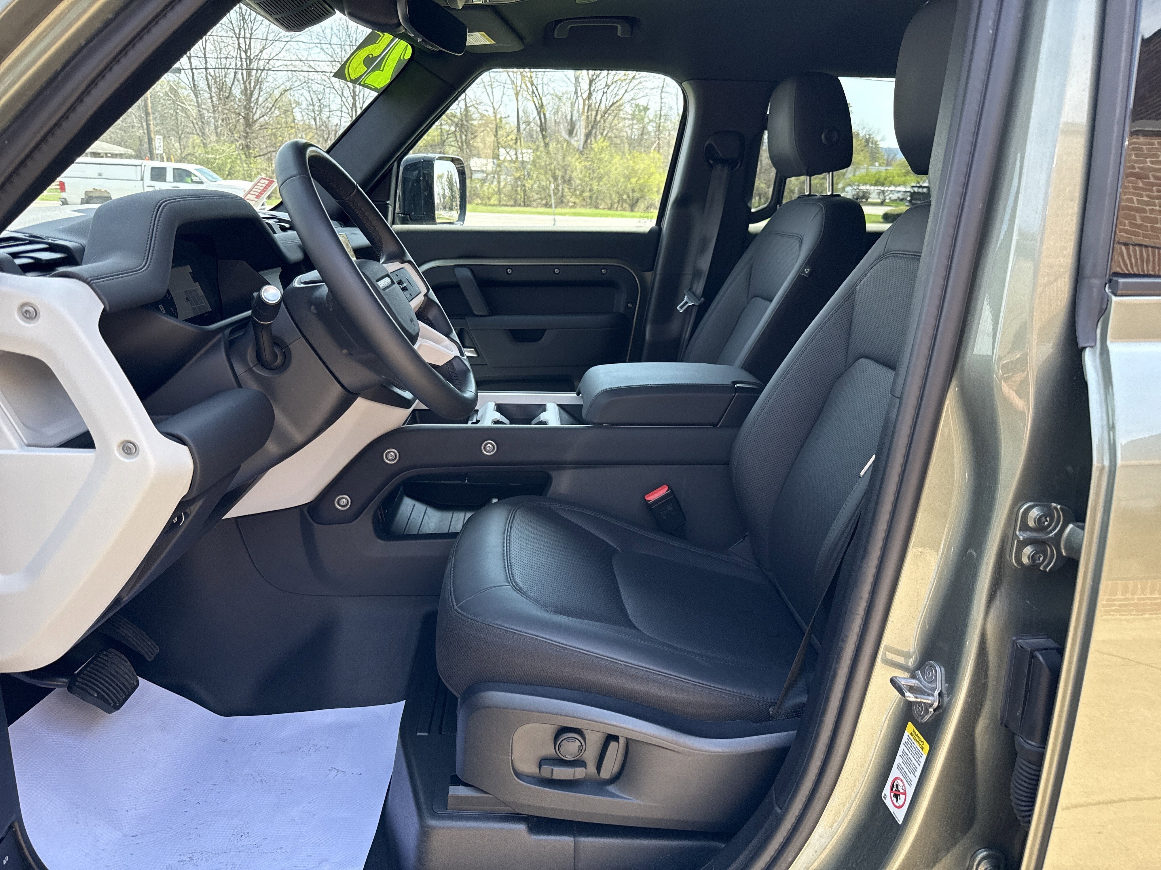 2025 Land Rover Defender S