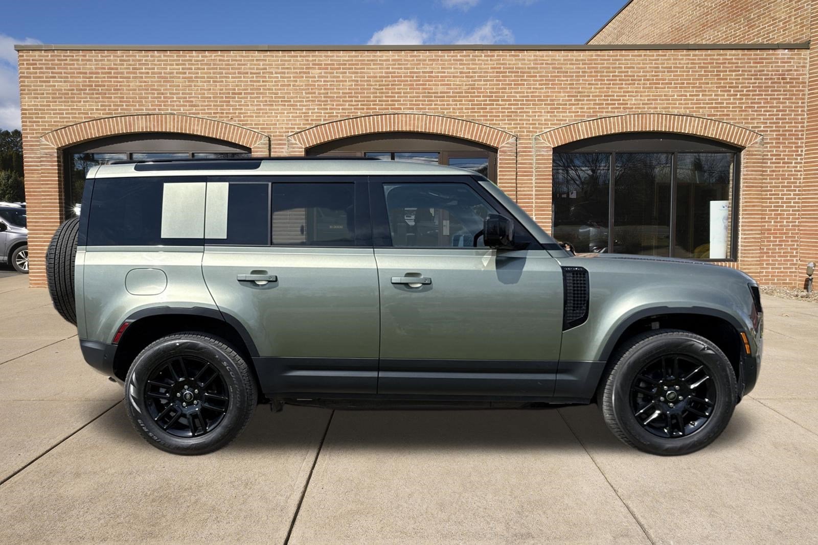 2025 Land Rover Defender S