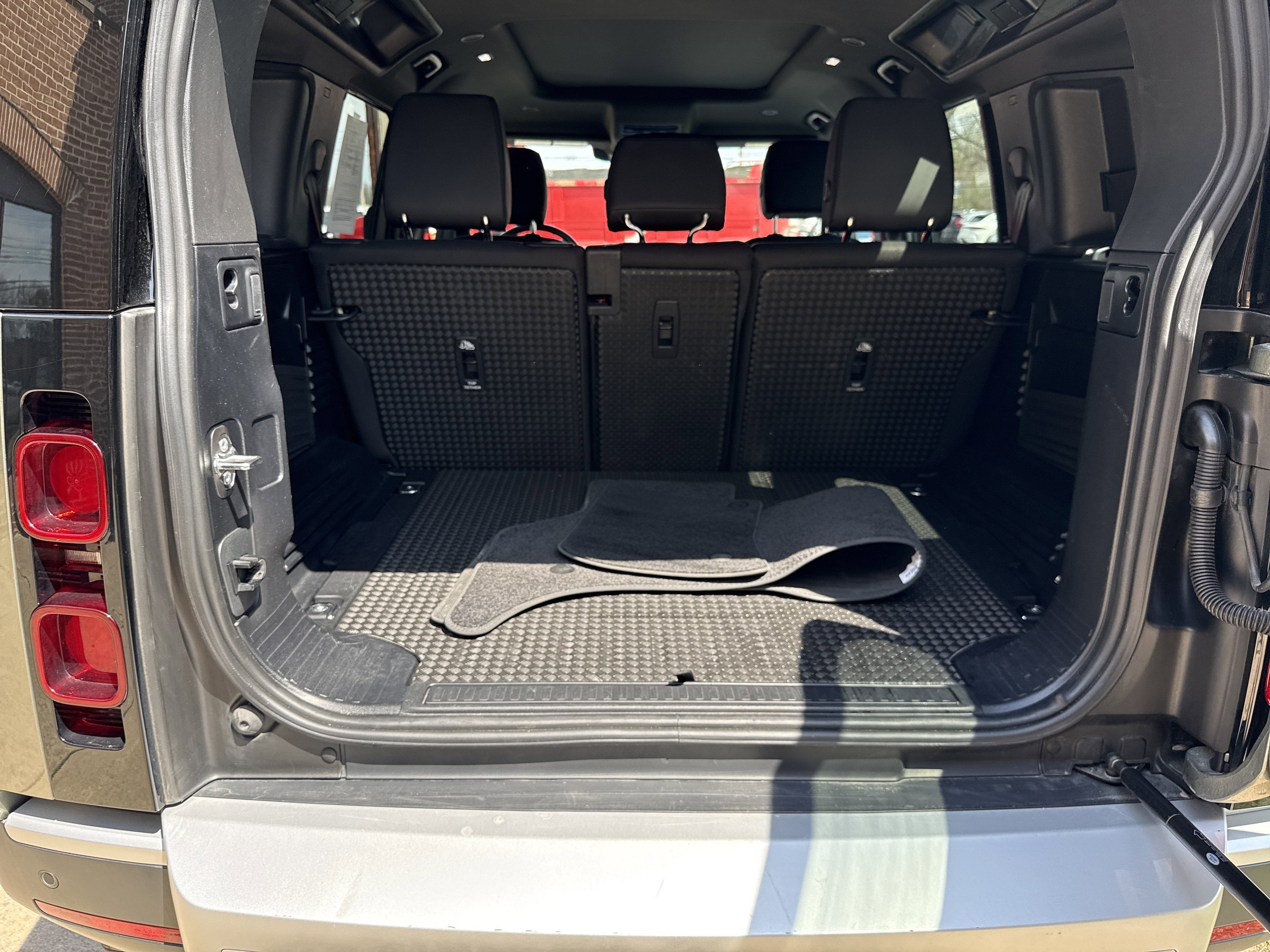 2025 Land Rover Defender S