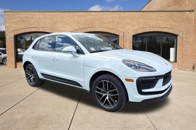 2025 Porsche Macan Base