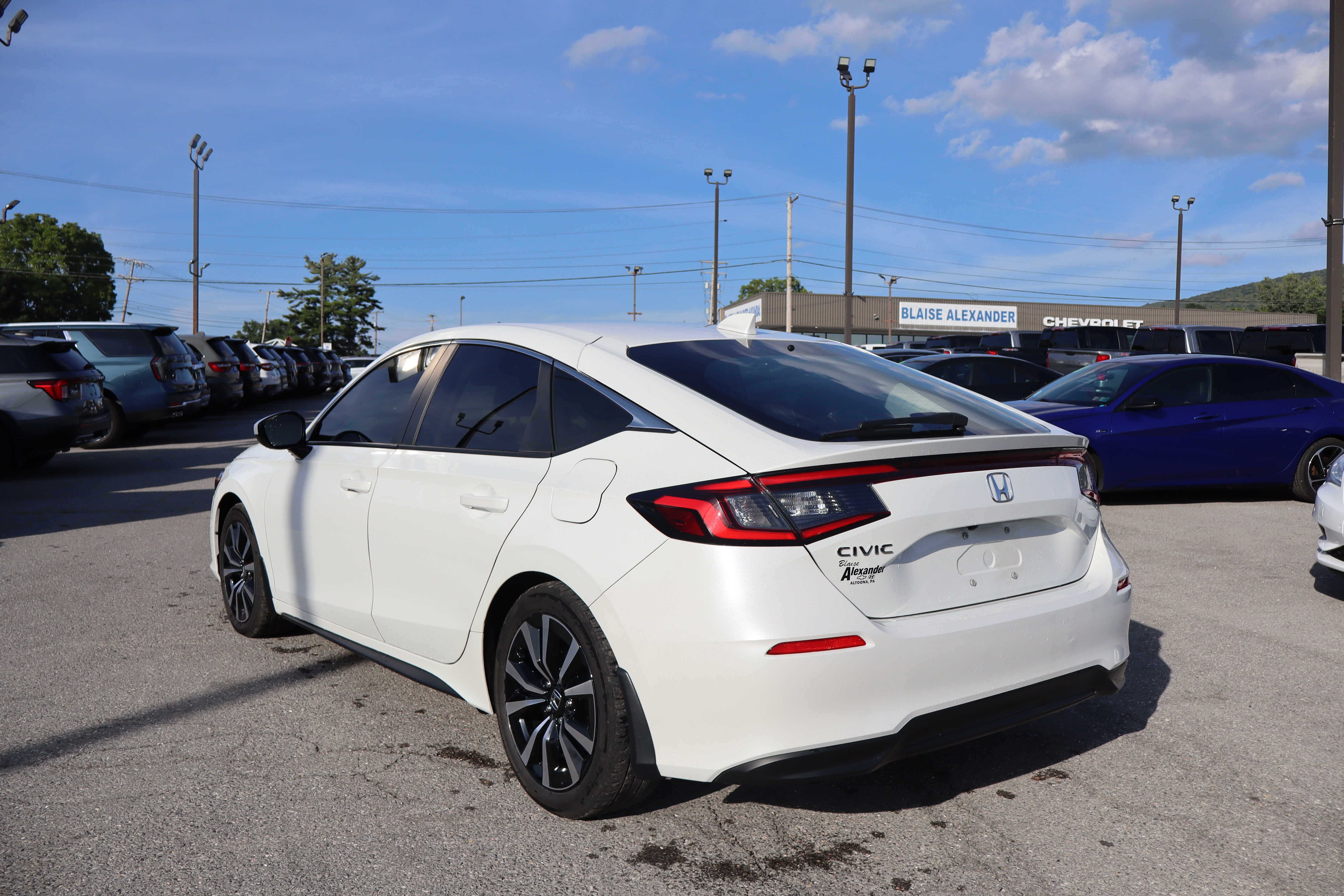 2024 Honda Civic Hatchback EX-L