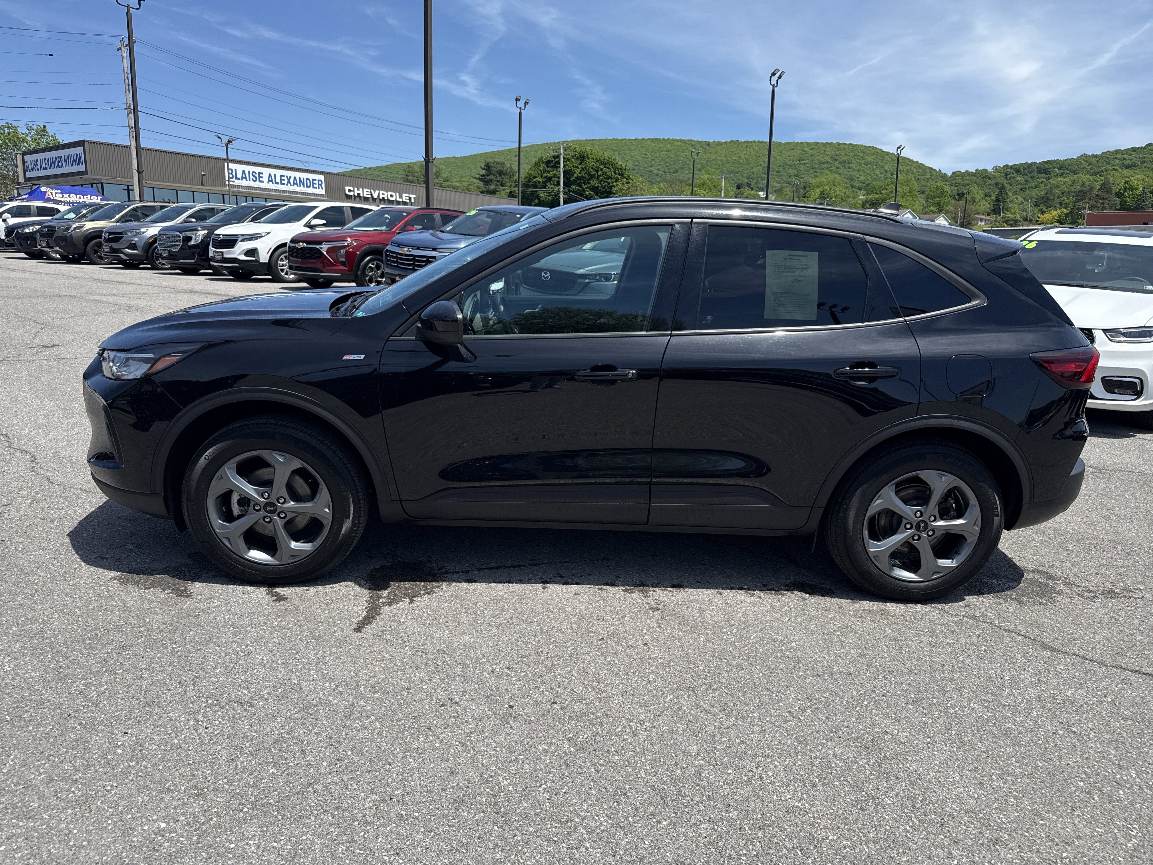 2025 Ford Escape ST-Line Select