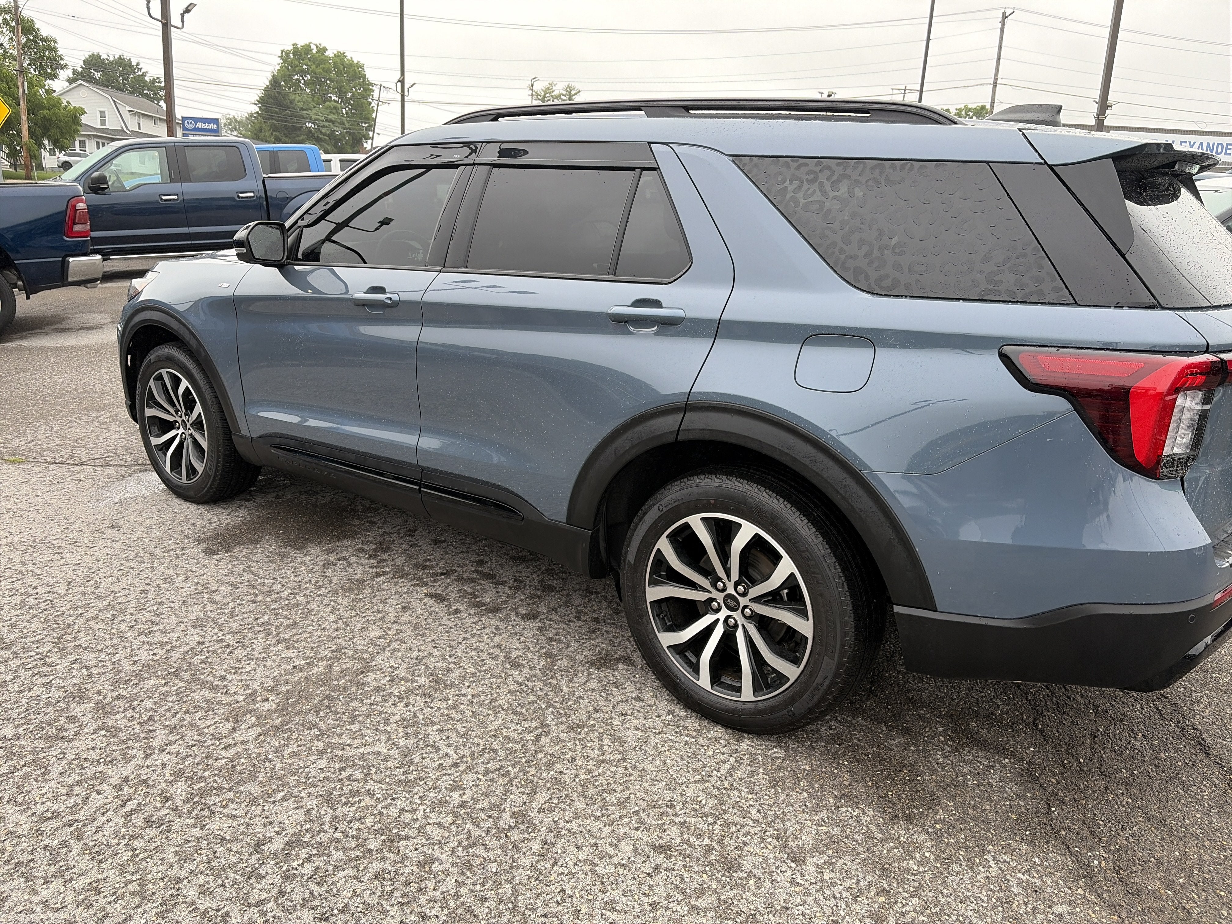 2025 Ford Explorer ST-Line