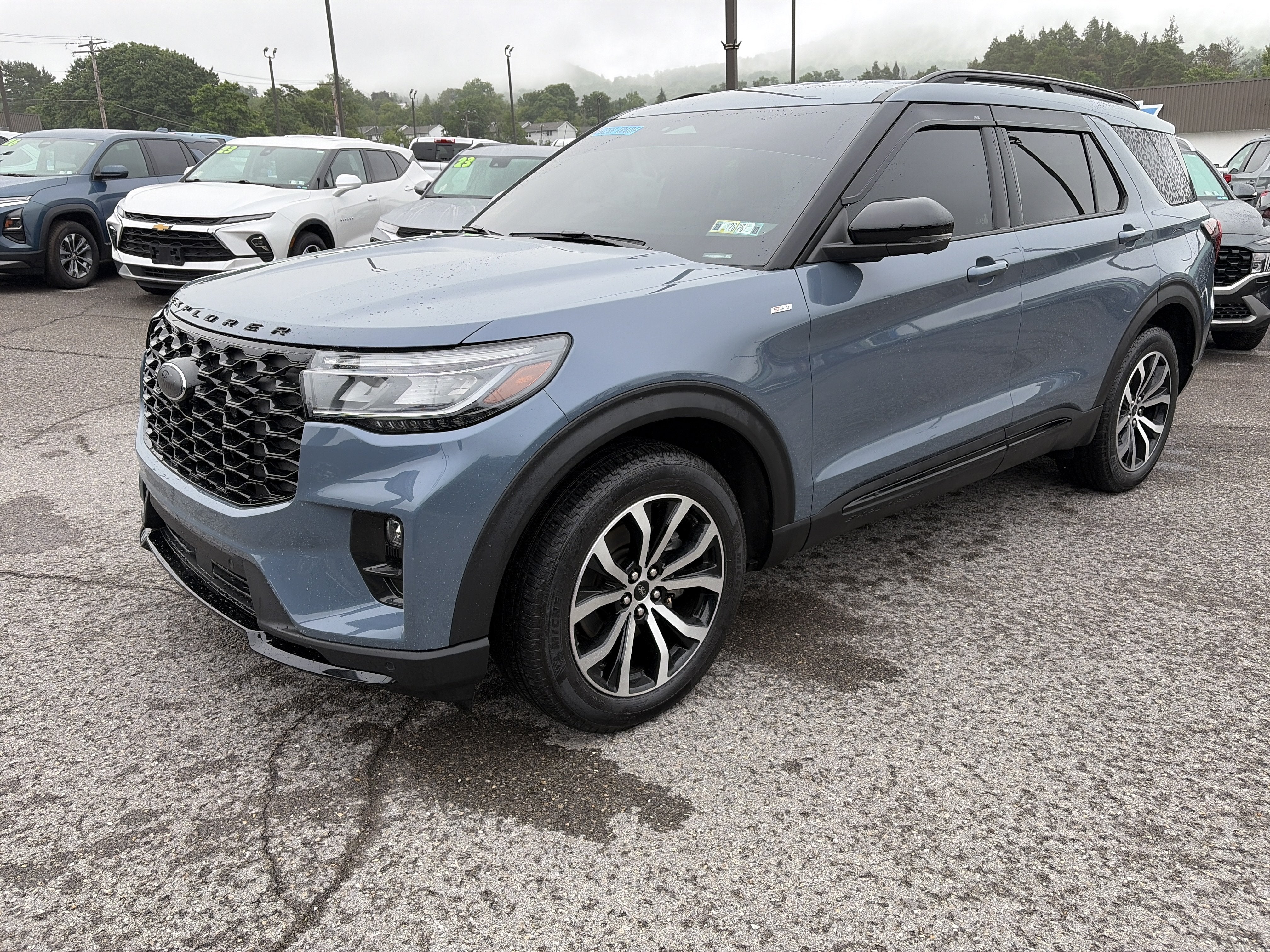 2025 Ford Explorer ST-Line