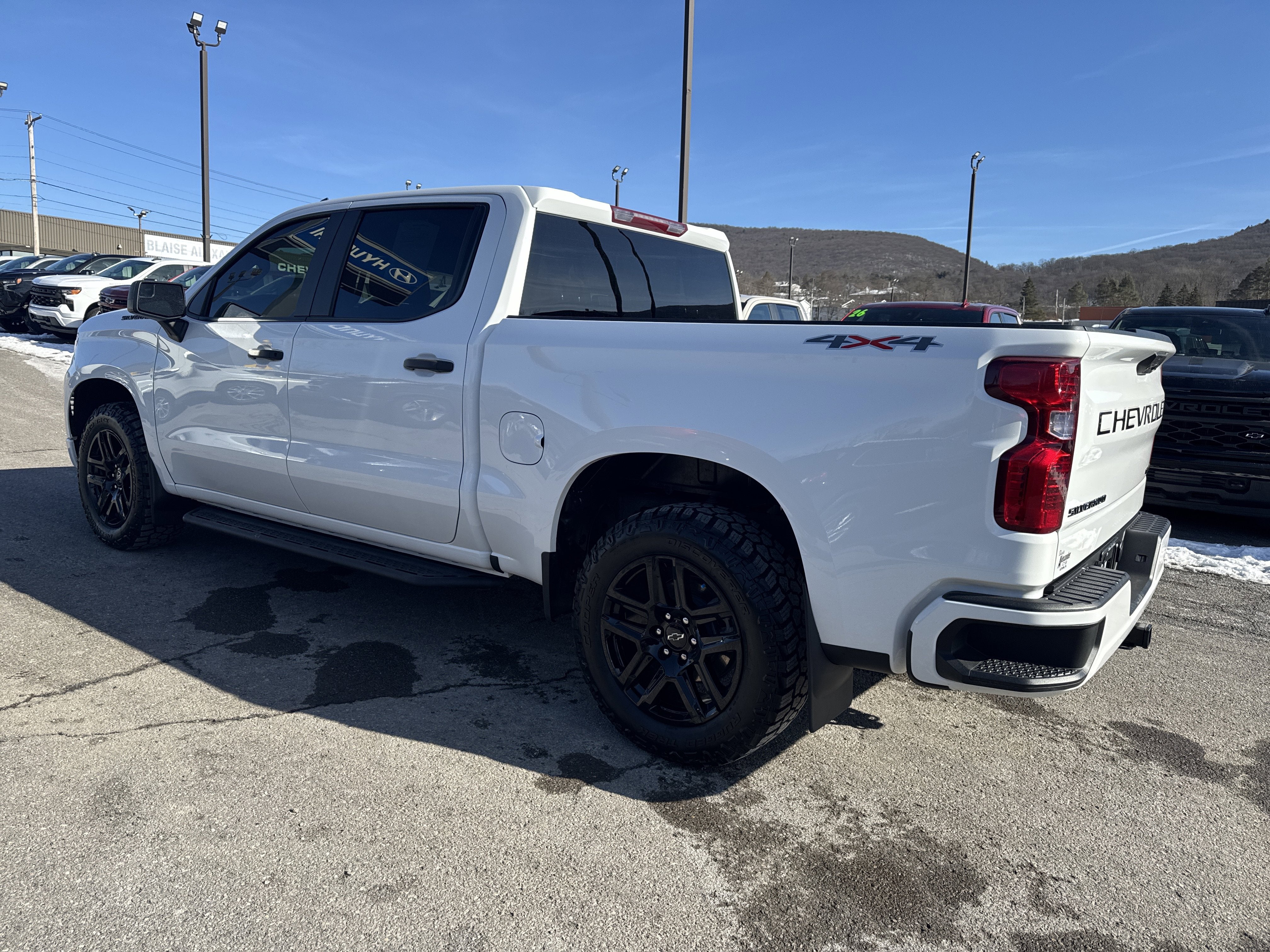 2023 Chevrolet Silverado 1500 Custom
