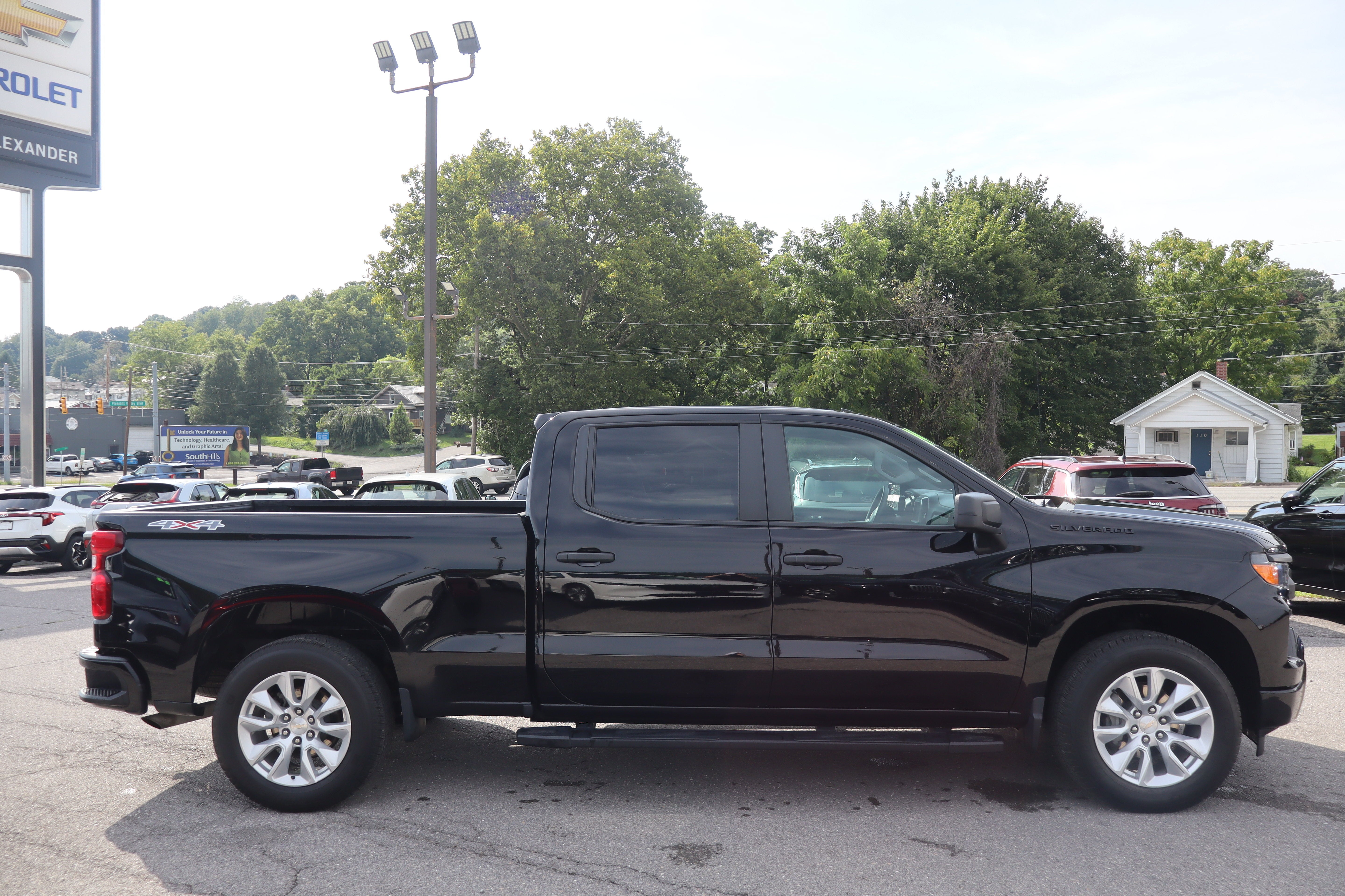 2024 Chevrolet Silverado 1500 Custom