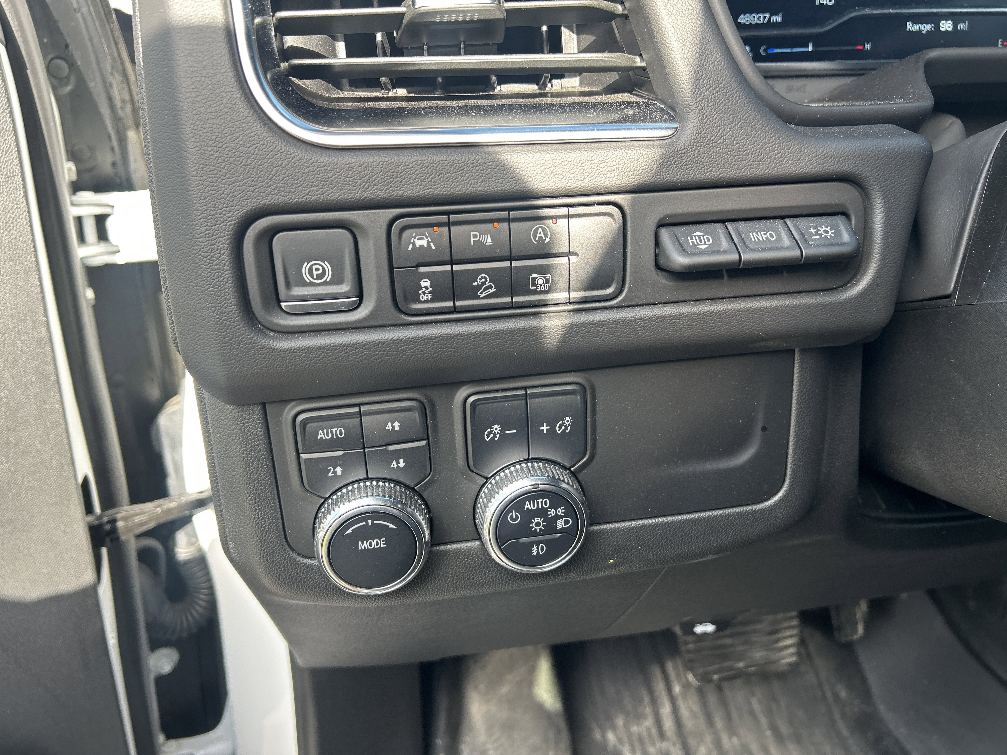 2024 GMC Yukon AT4