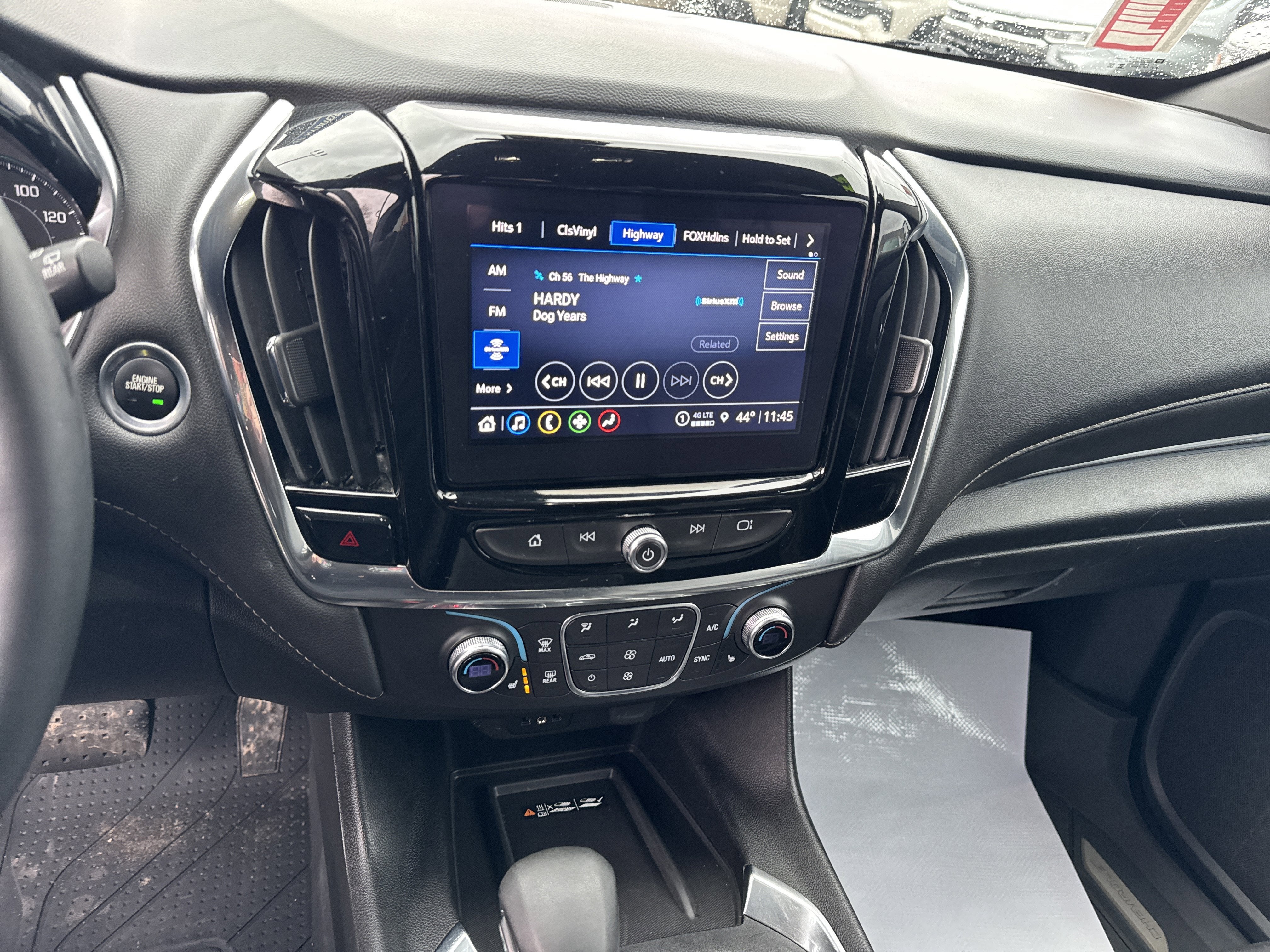 2023 Chevrolet Traverse LT Leather