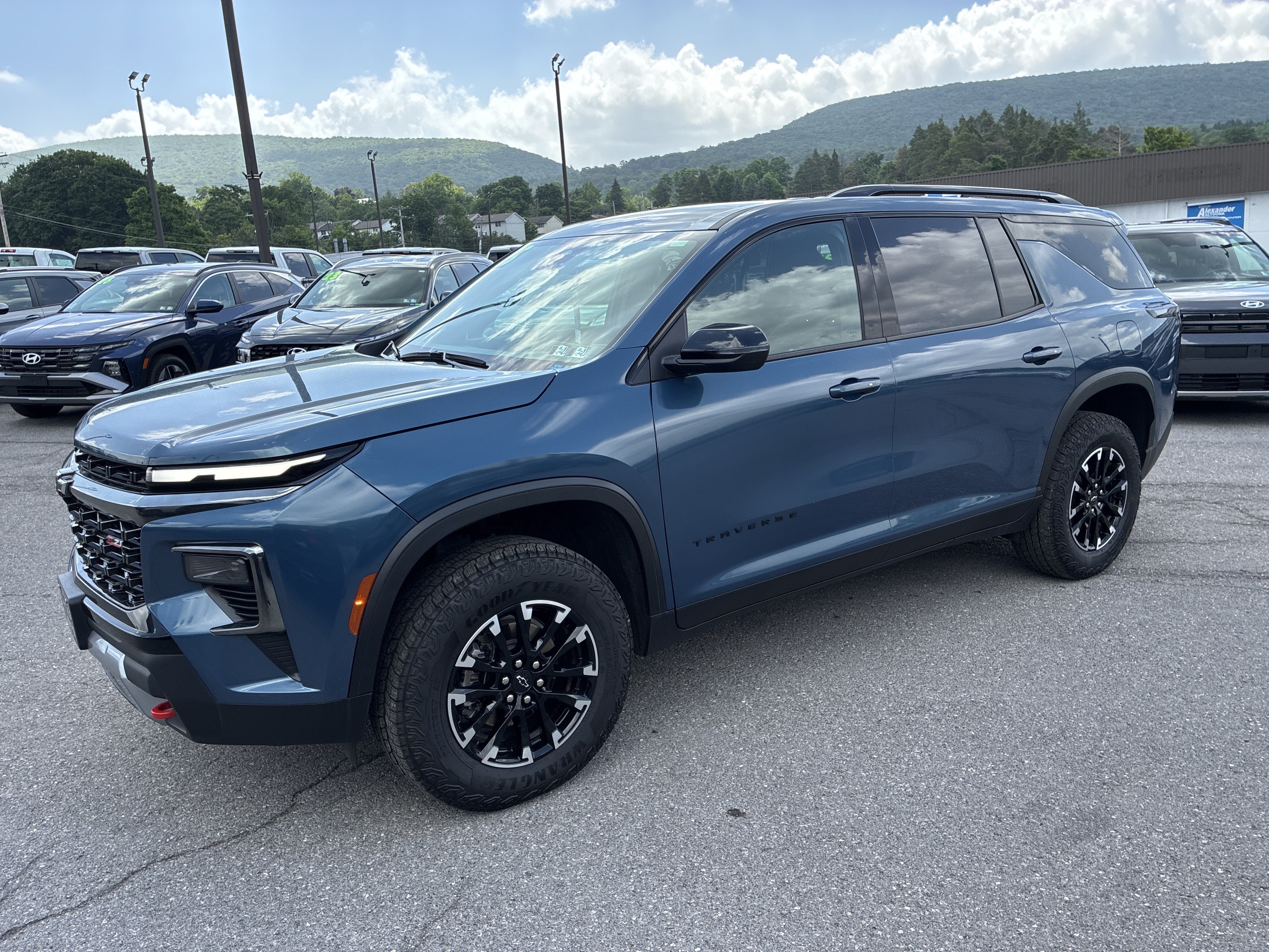 2025 Chevrolet Traverse AWD Z71