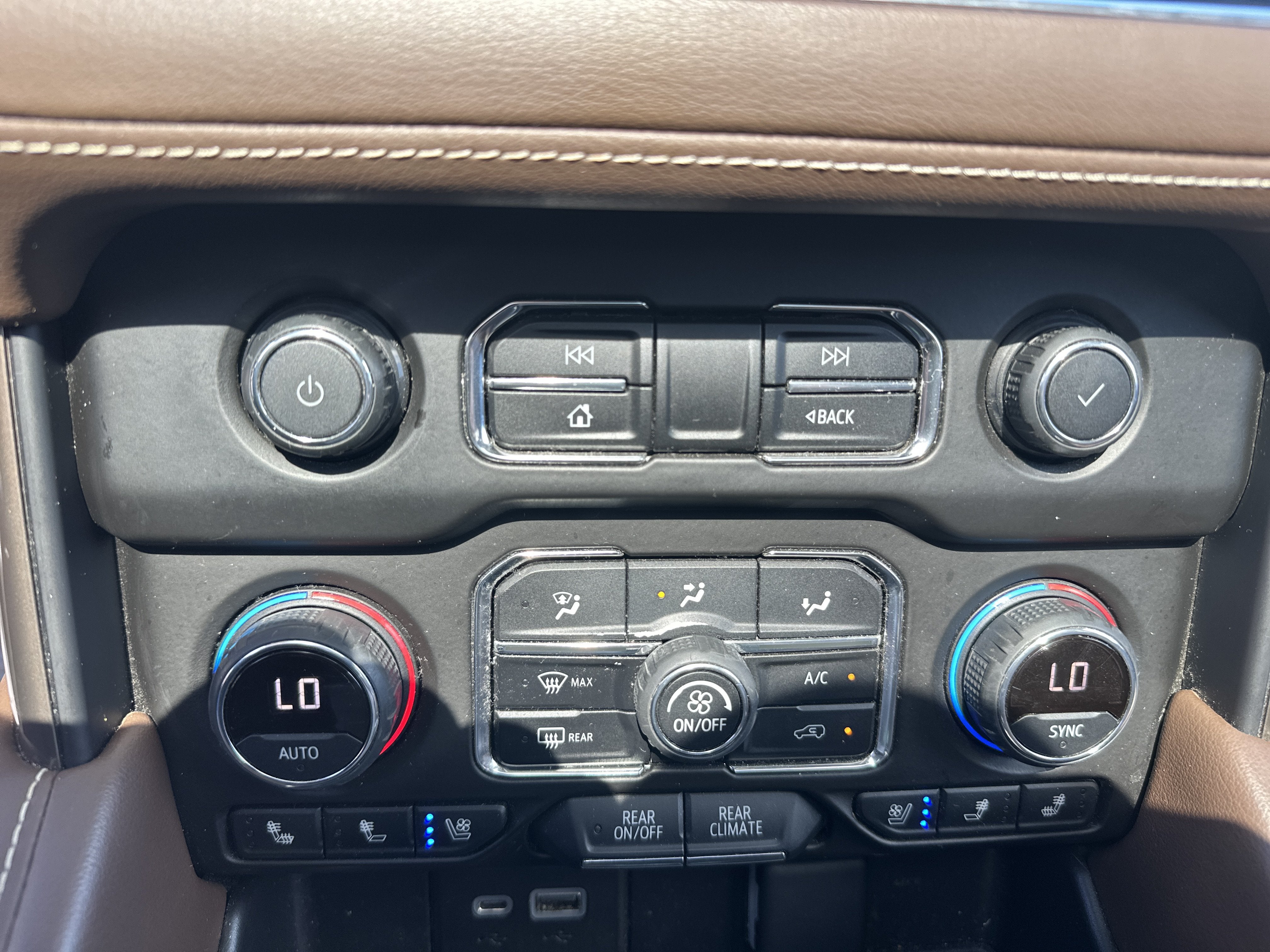 2021 Chevrolet Suburban High Country
