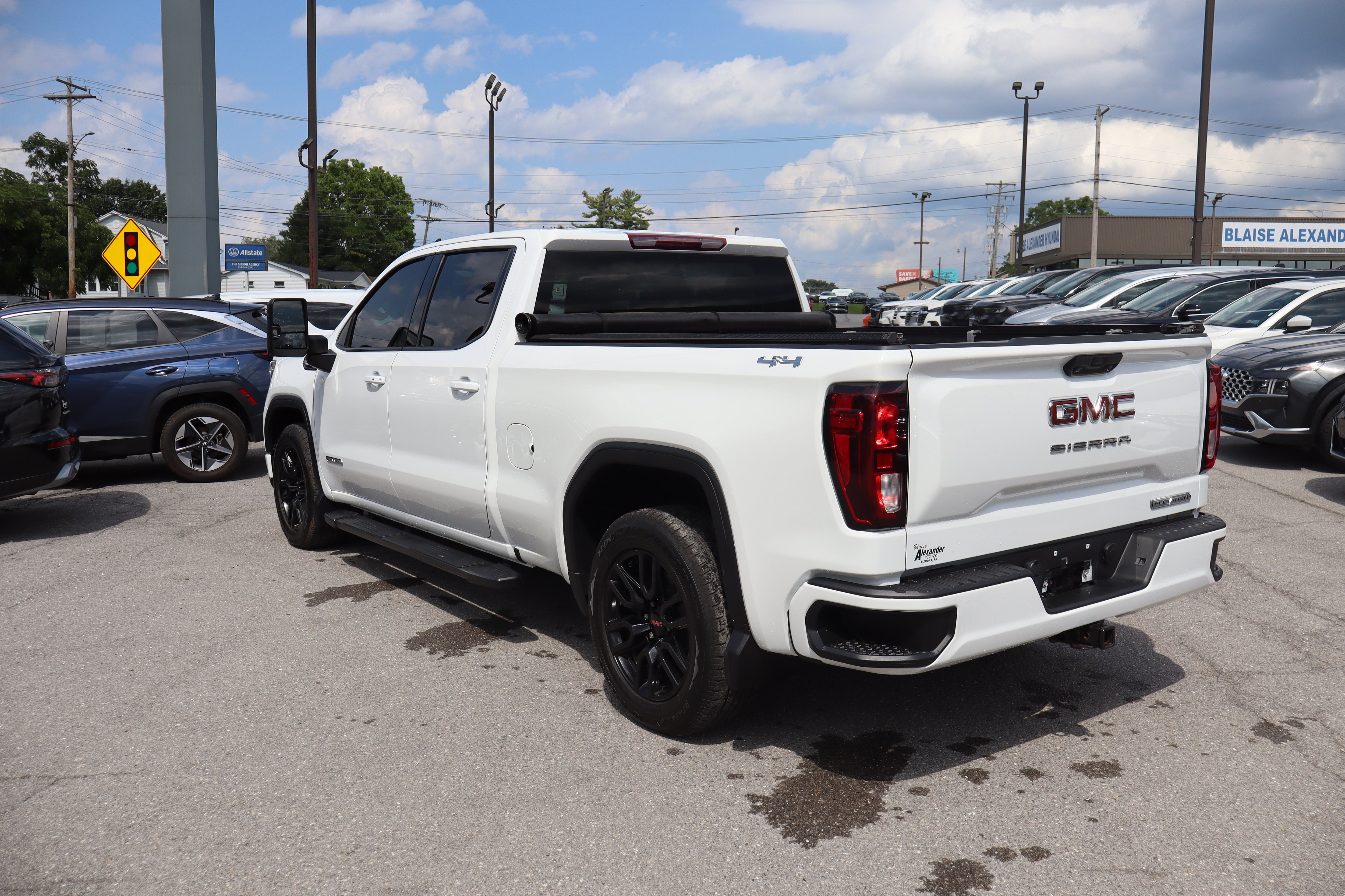 2023 GMC Sierra 1500 Elevation