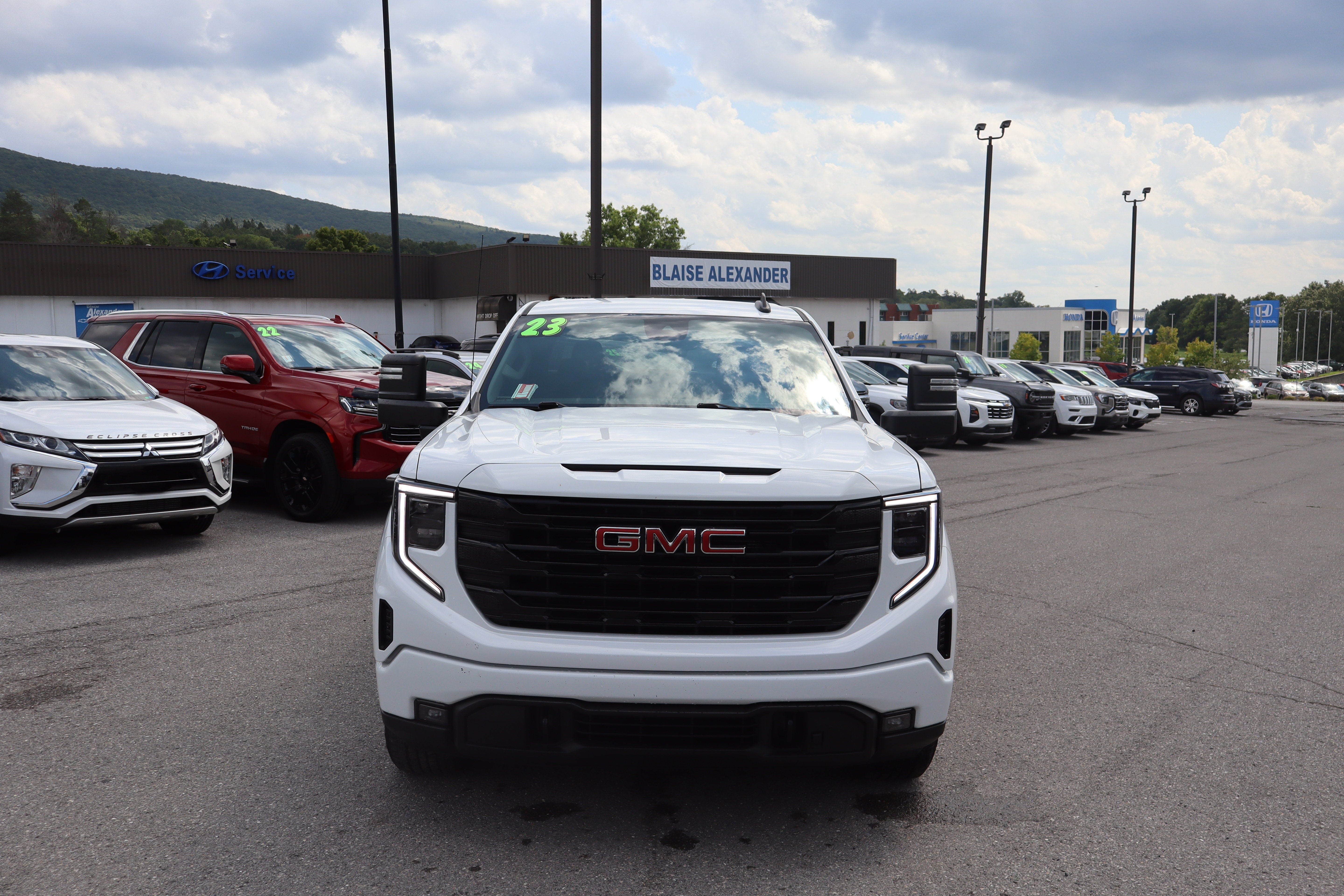 2023 GMC Sierra 1500 Elevation