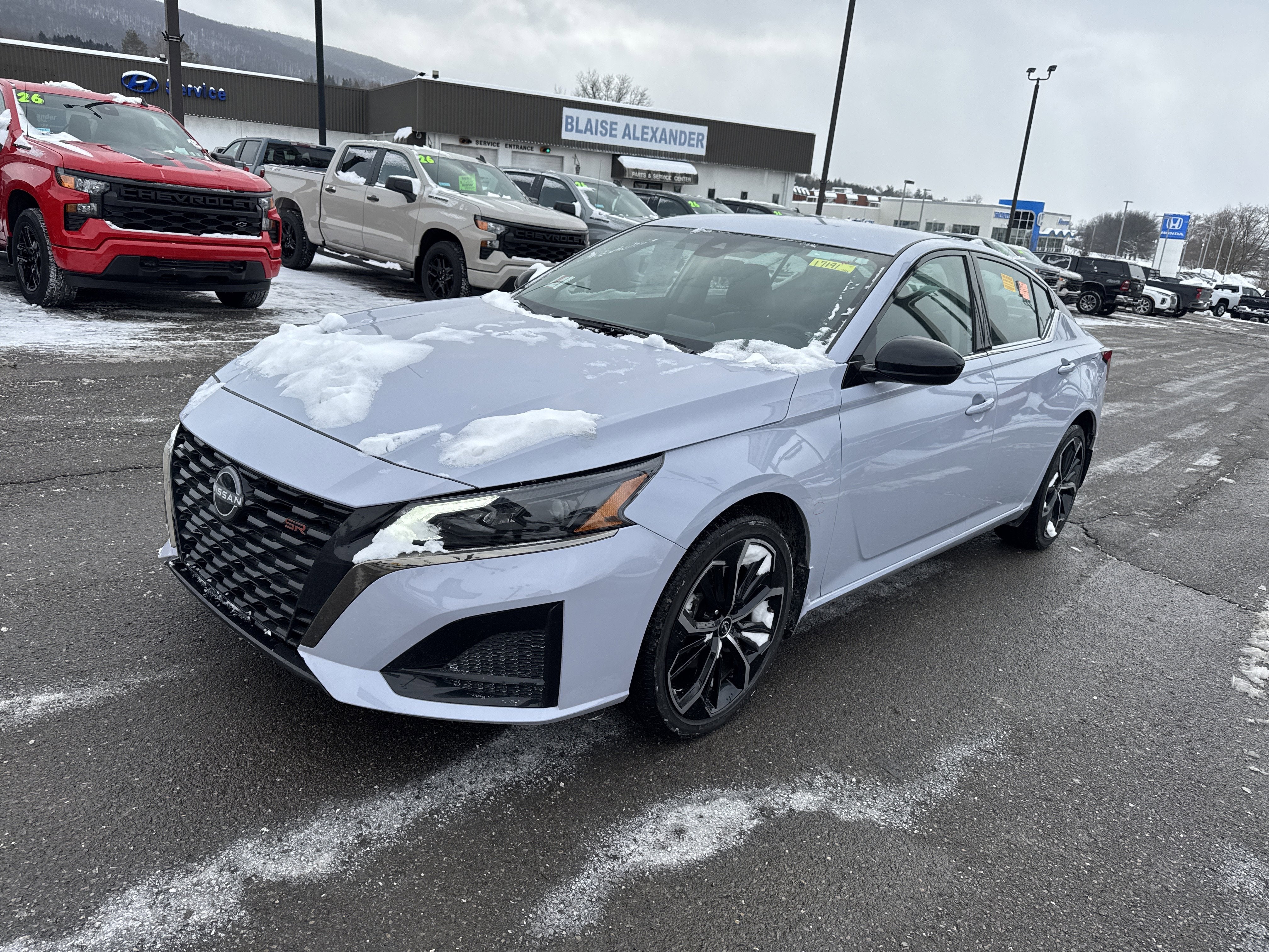 2025 Nissan Altima SR