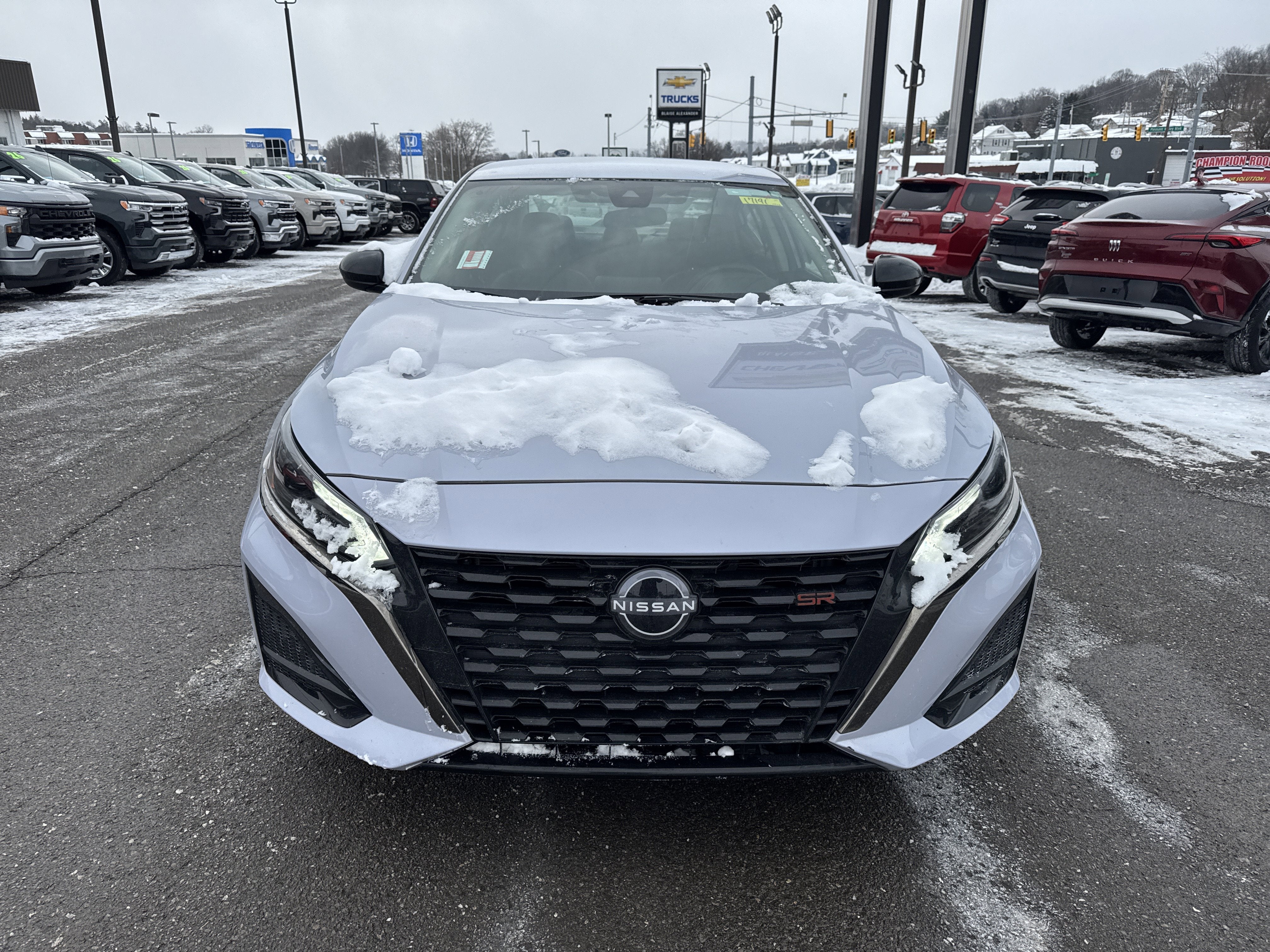 2025 Nissan Altima SR