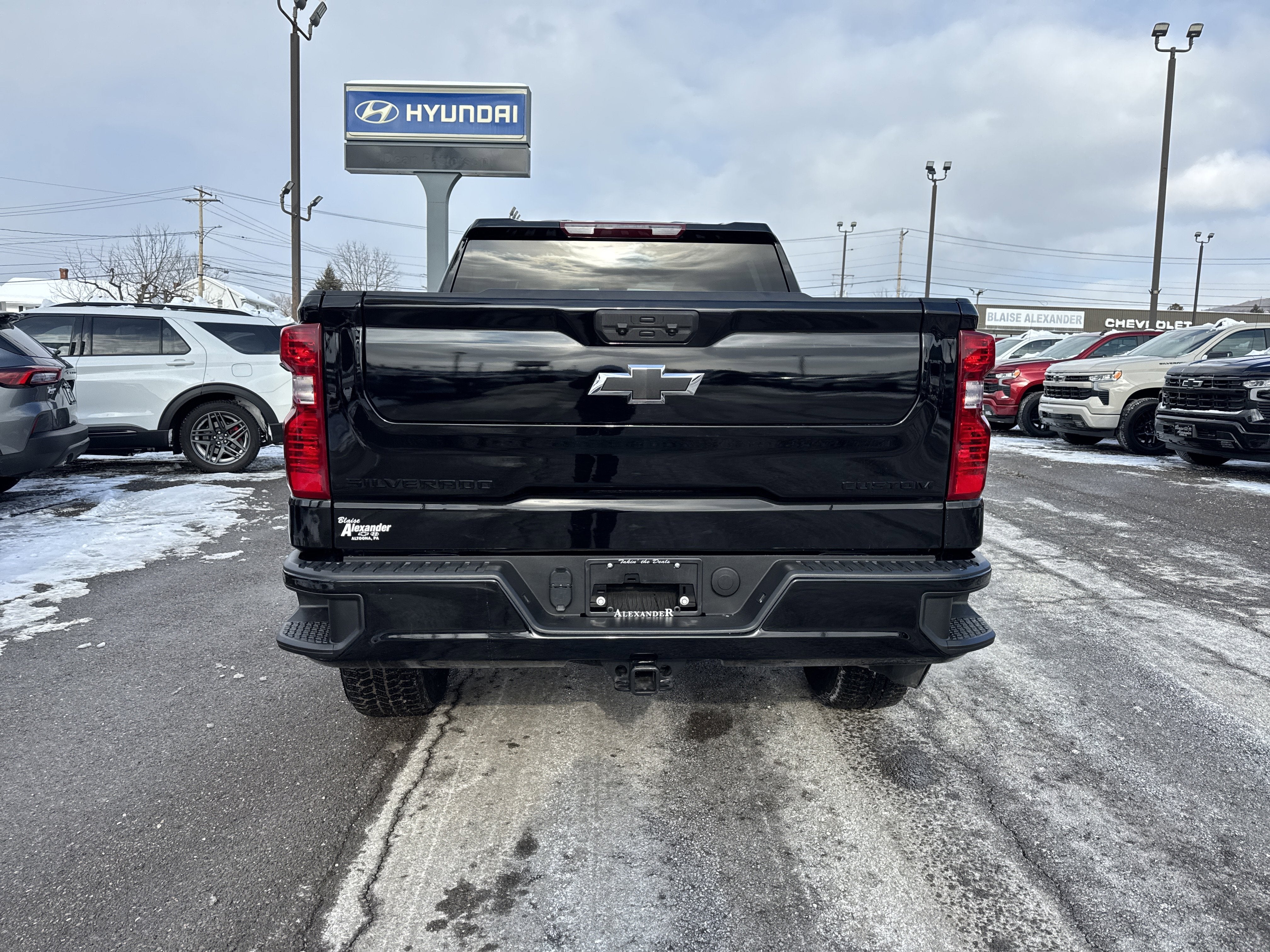 2023 Chevrolet Silverado 1500 Custom Trail Boss