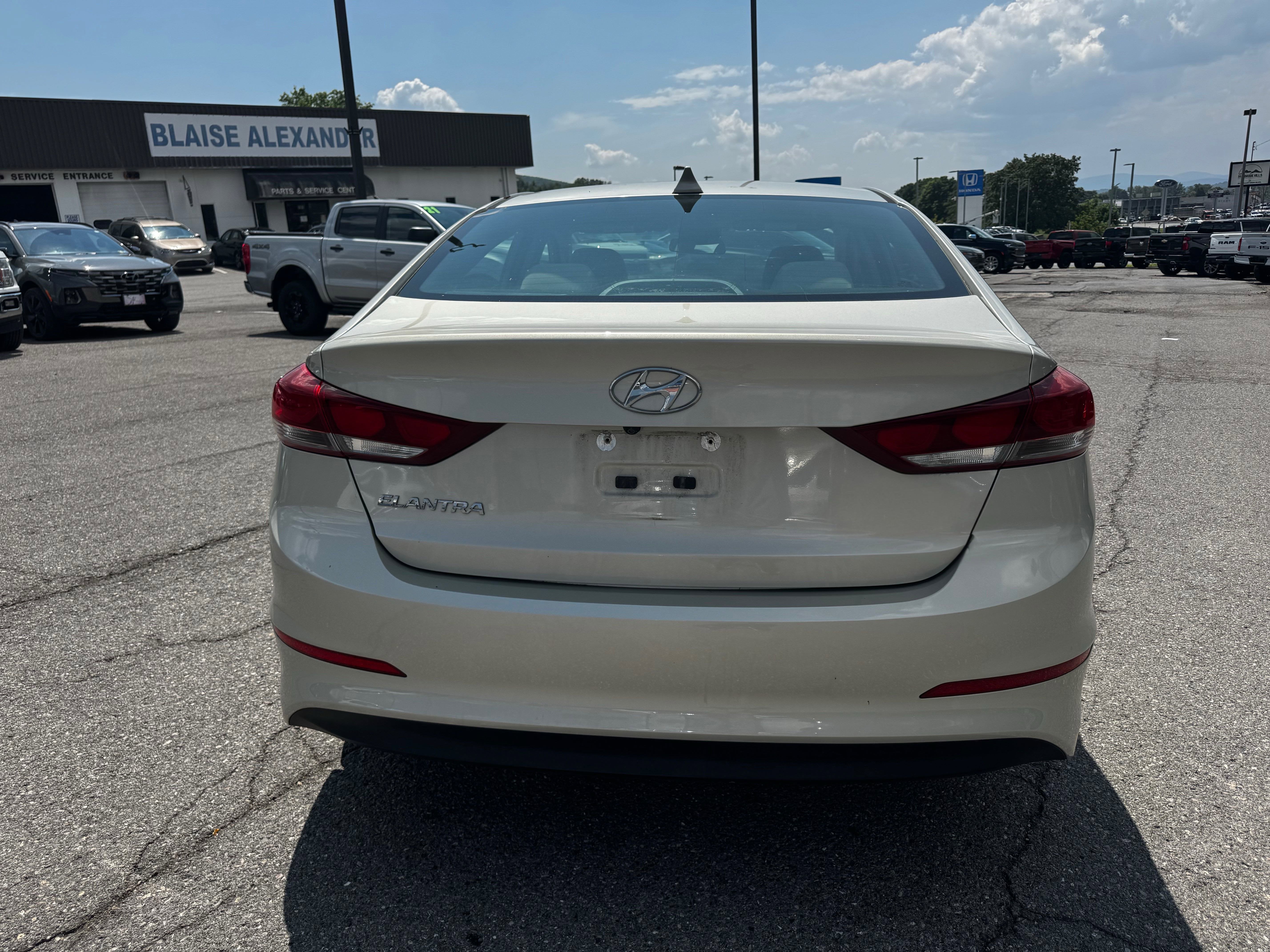 2017 Hyundai Elantra SE