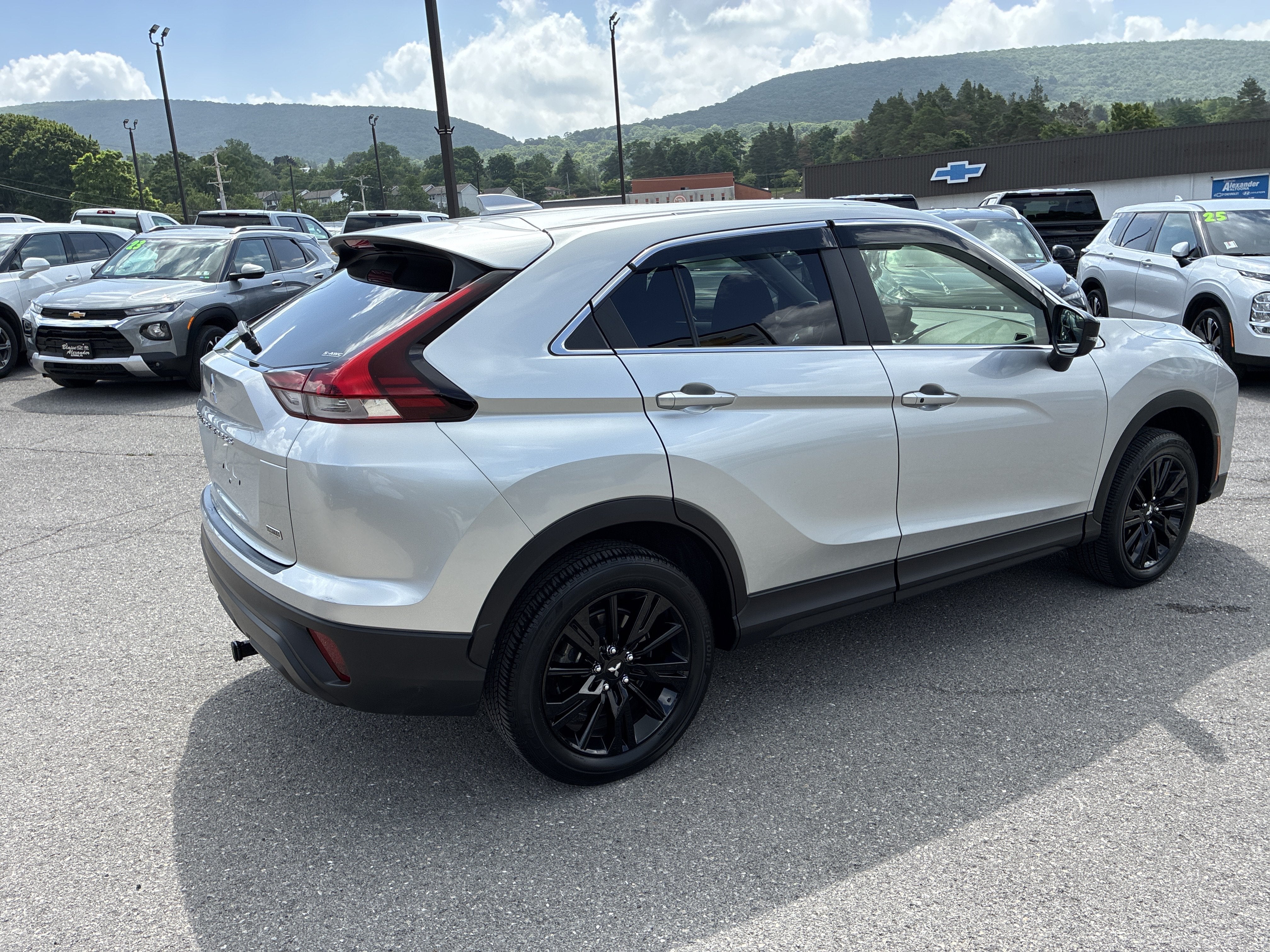 2024 Mitsubishi Eclipse Cross LE