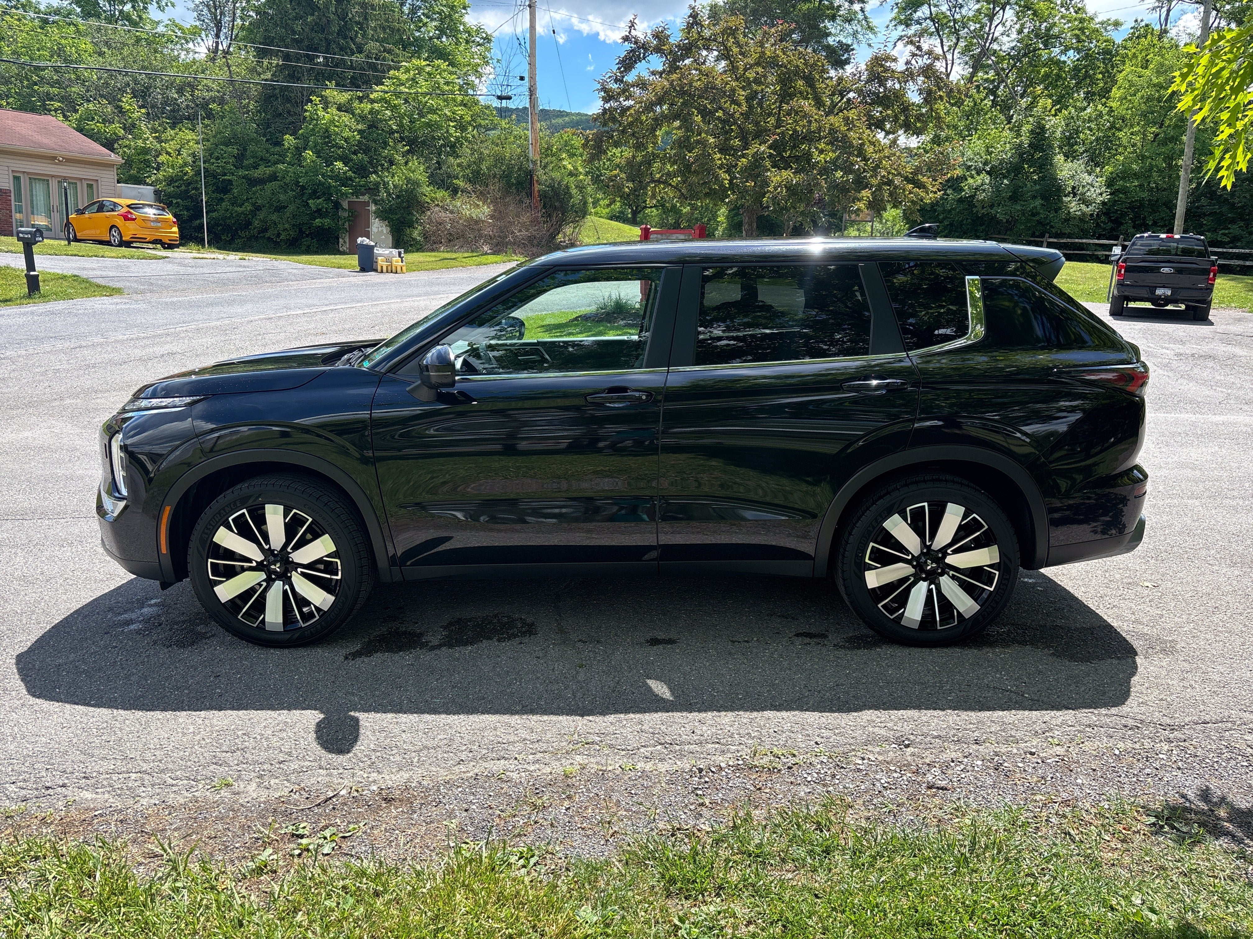 2025 Mitsubishi Outlander SE