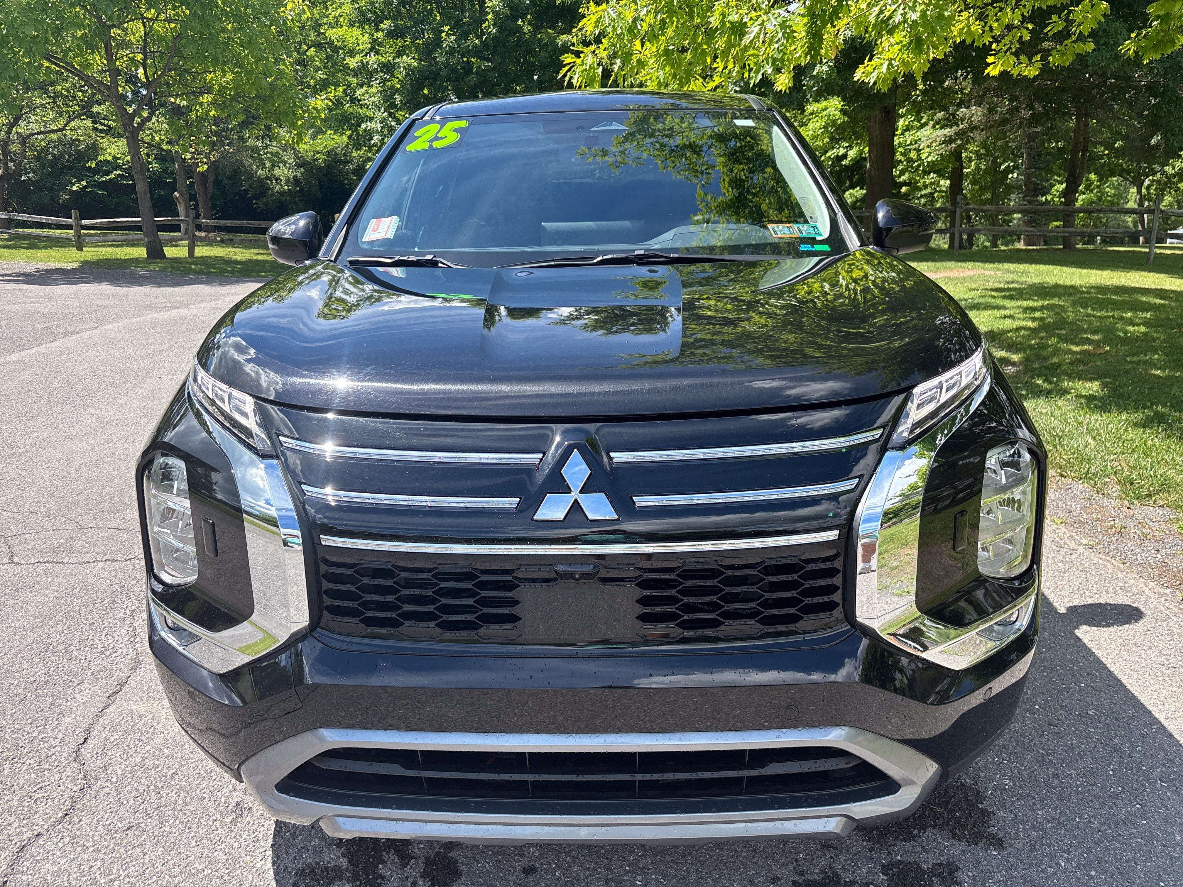 2025 Mitsubishi Outlander SE
